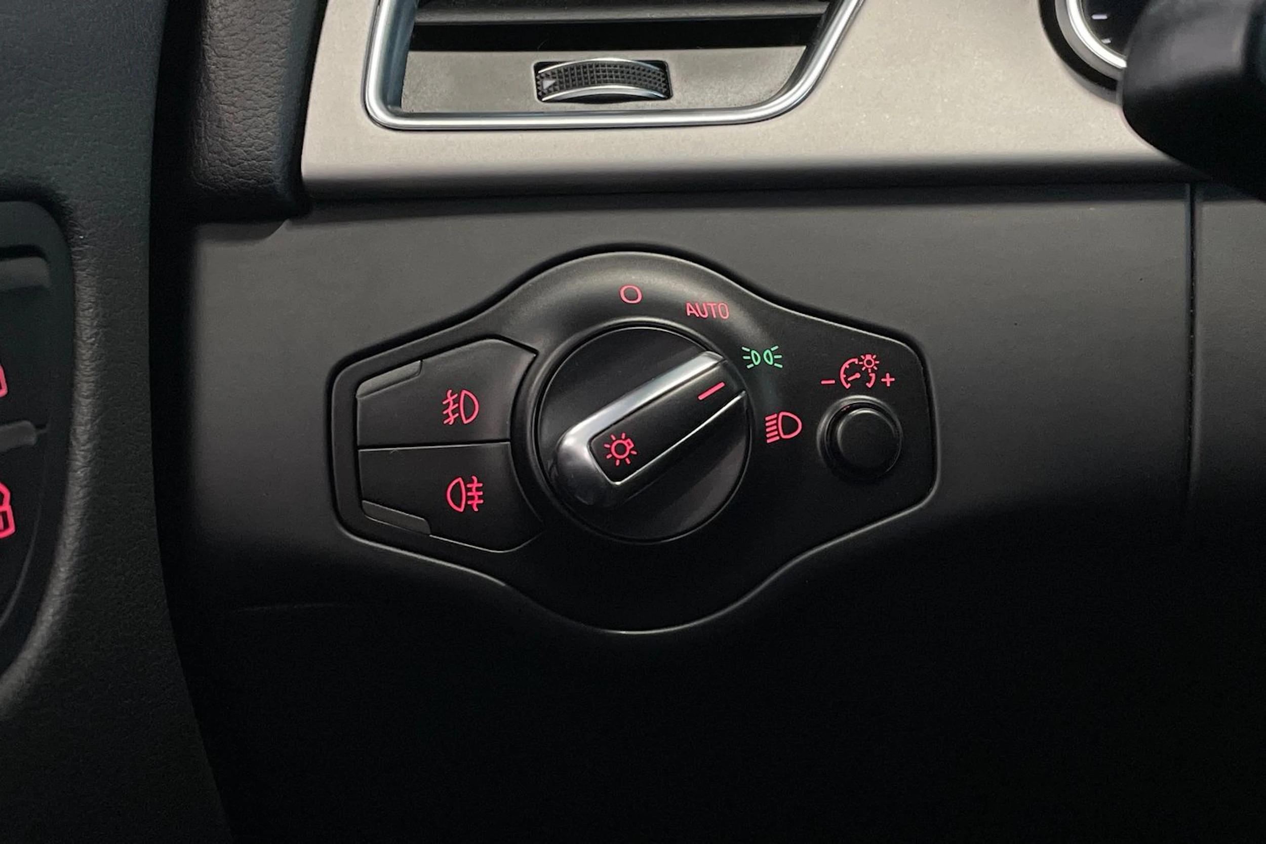 valkoinen Audi A5 2012 kuva 25.