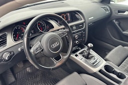 valkoinen Audi A5 2012 kuva 3.