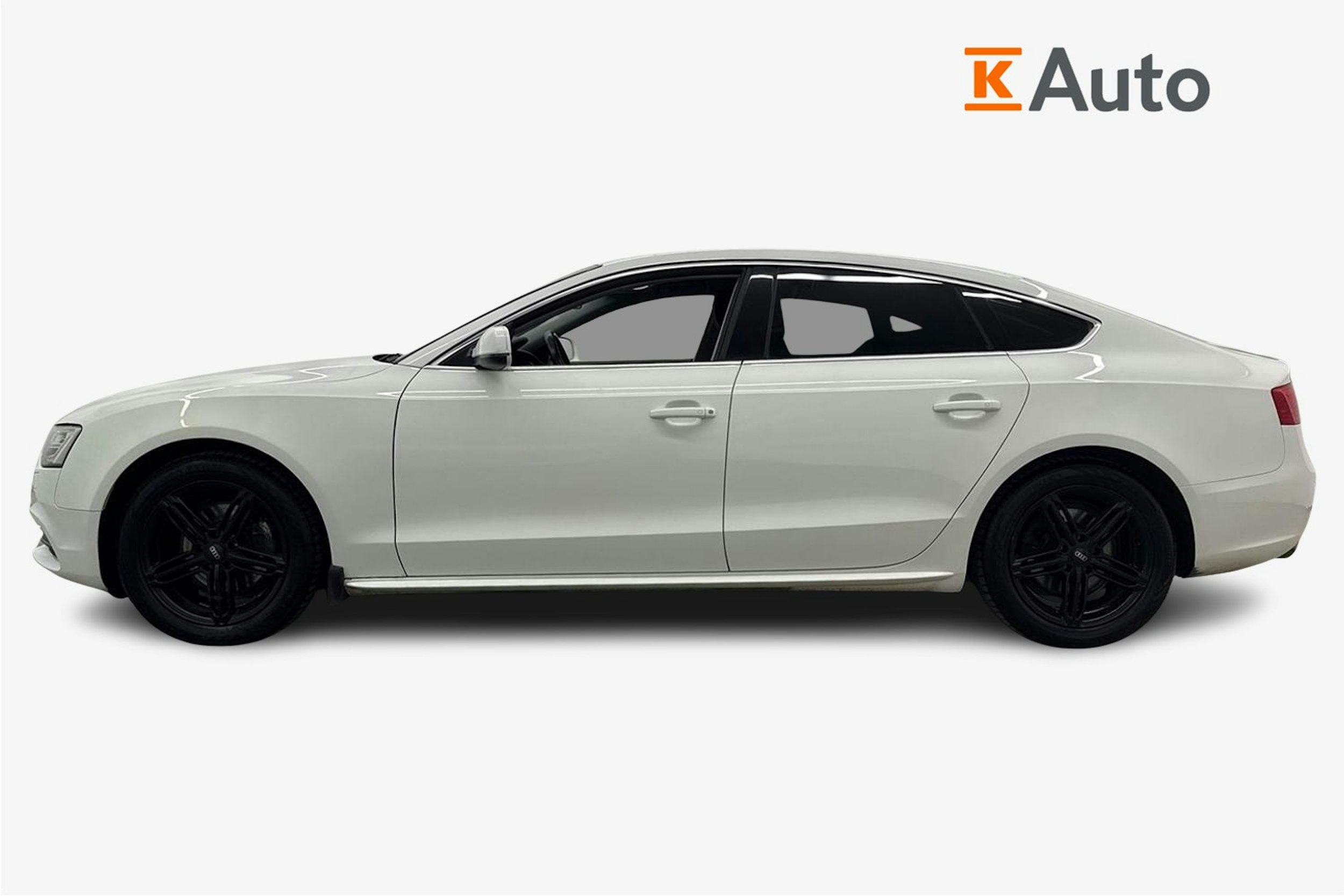 valkoinen Audi A5 2012 kuva 6.