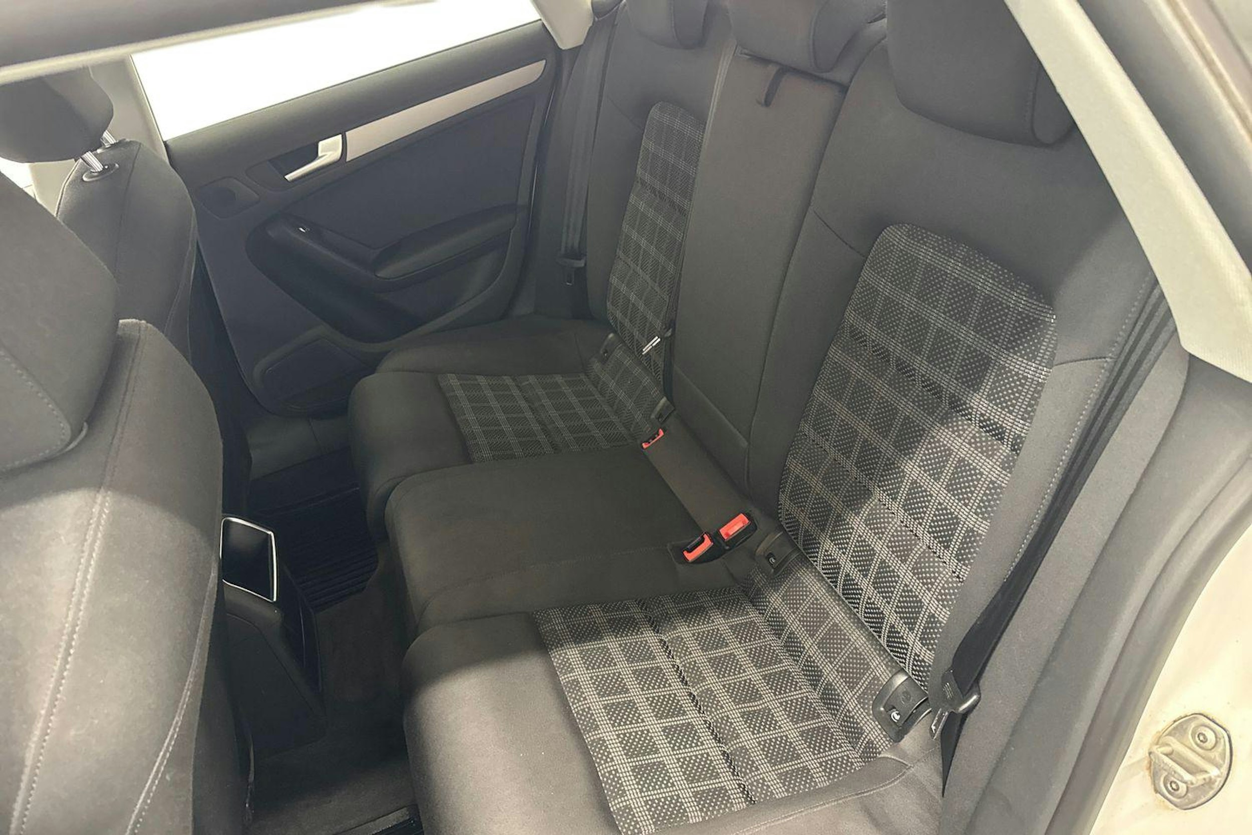valkoinen Audi A5 2012 kuva 10.
