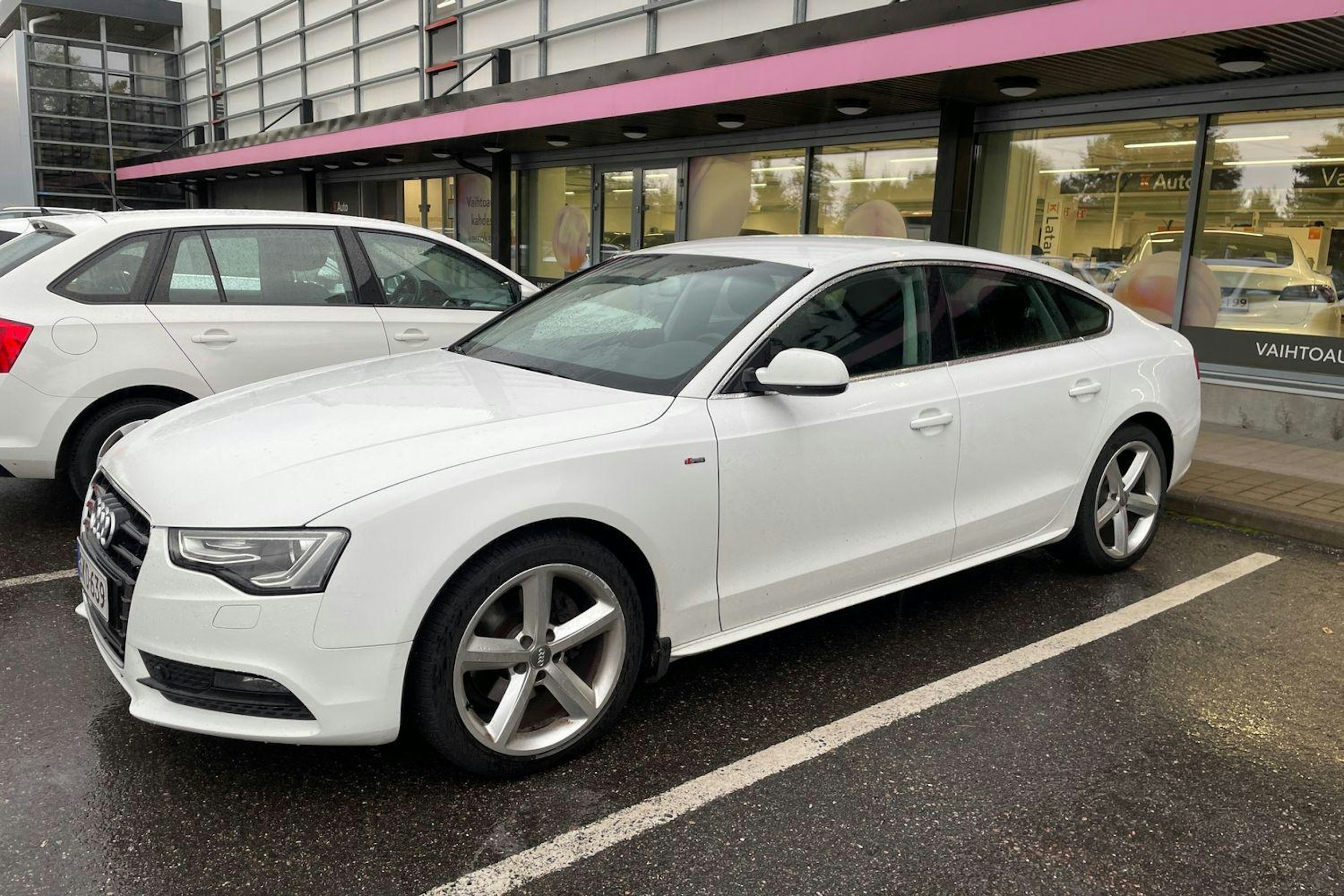 valkoinen Audi A5 2012 kuva 3.