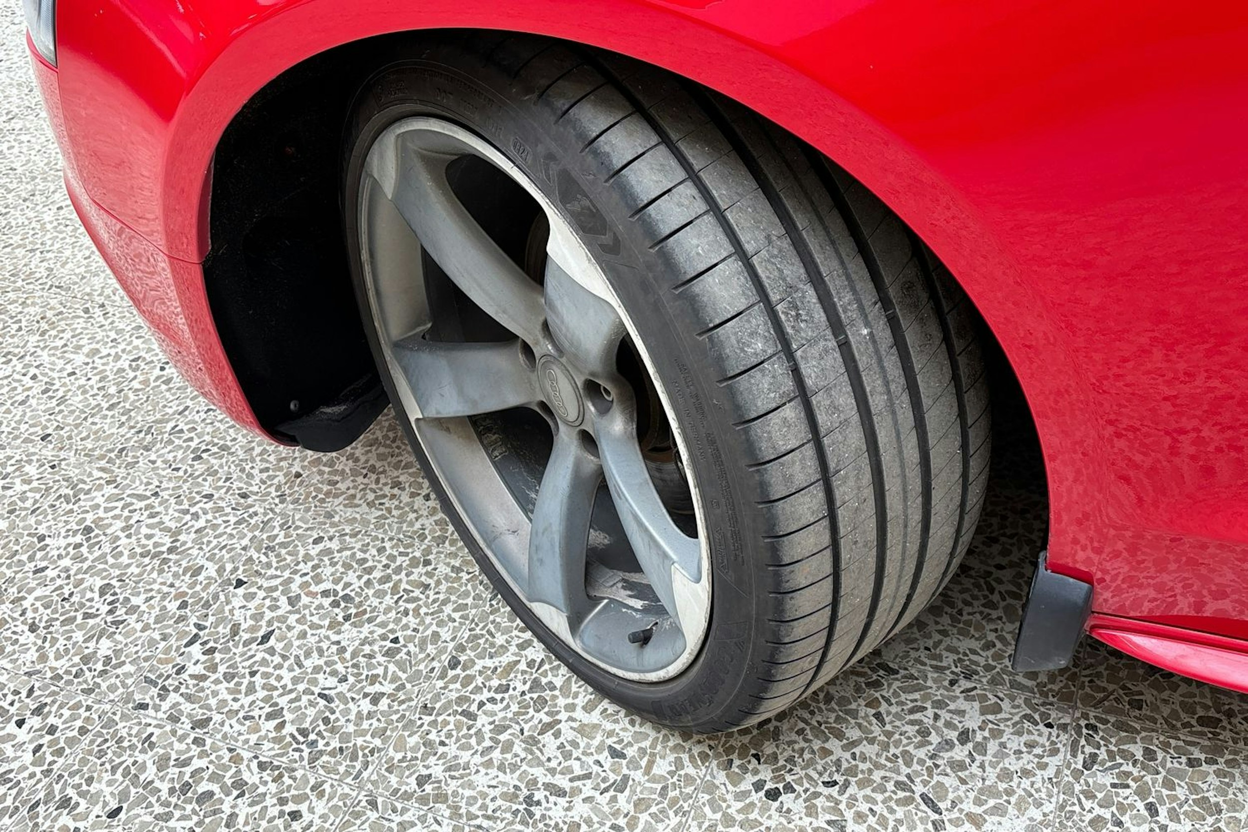 punainen Audi A5 2013 kuva 13.