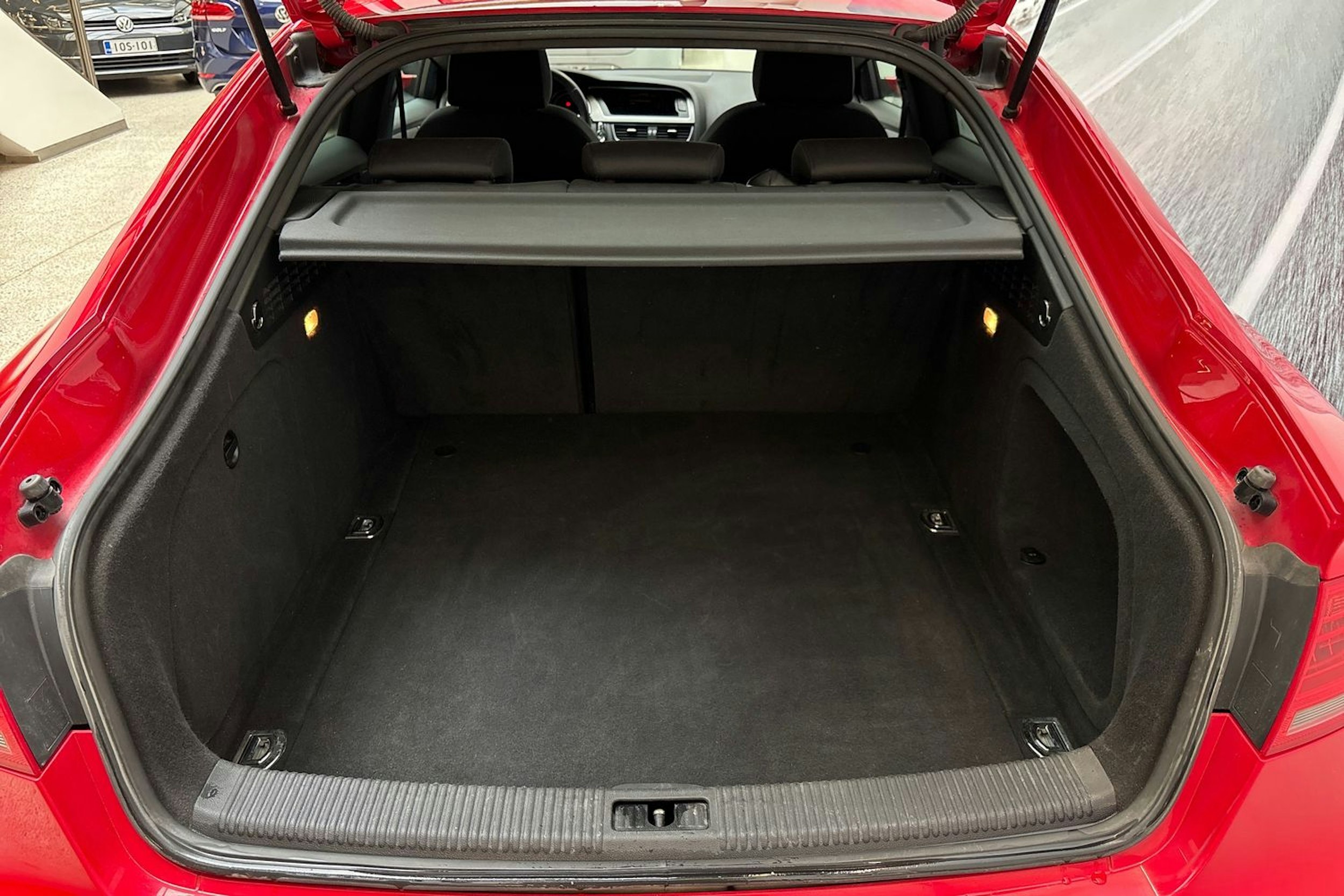 punainen Audi A5 2013 kuva 14.