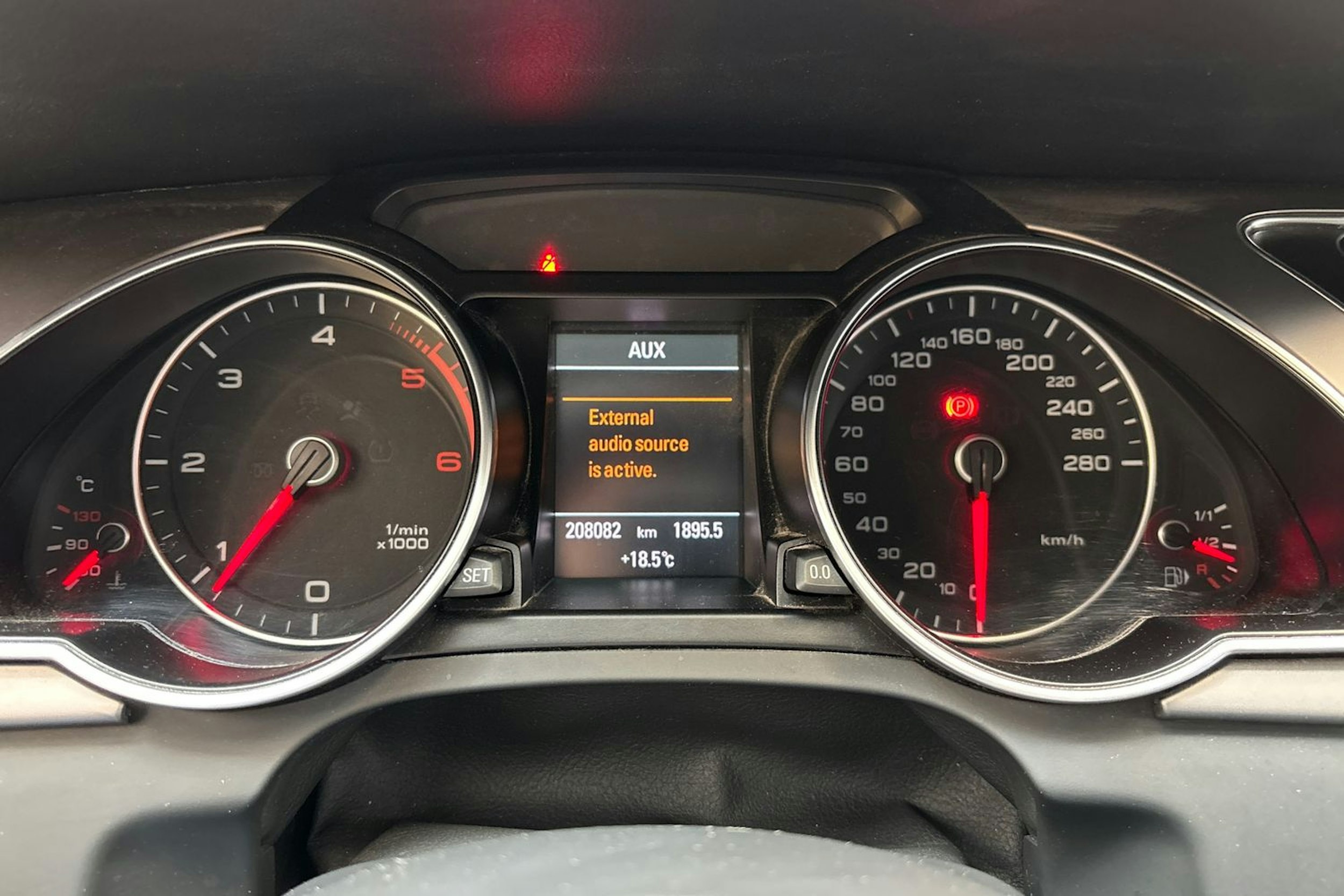 punainen Audi A5 2013 kuva 22.
