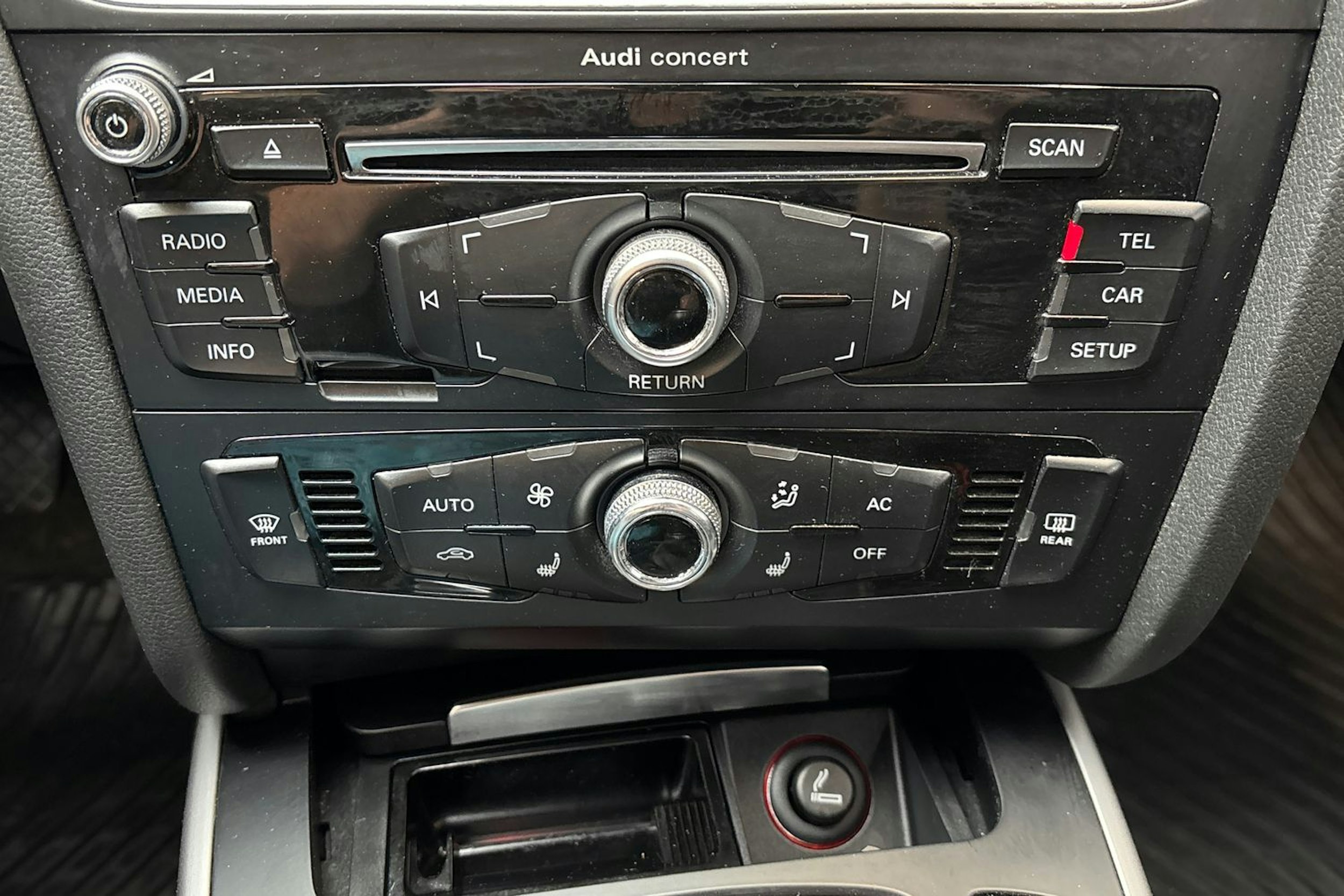 punainen Audi A5 2013 kuva 25.