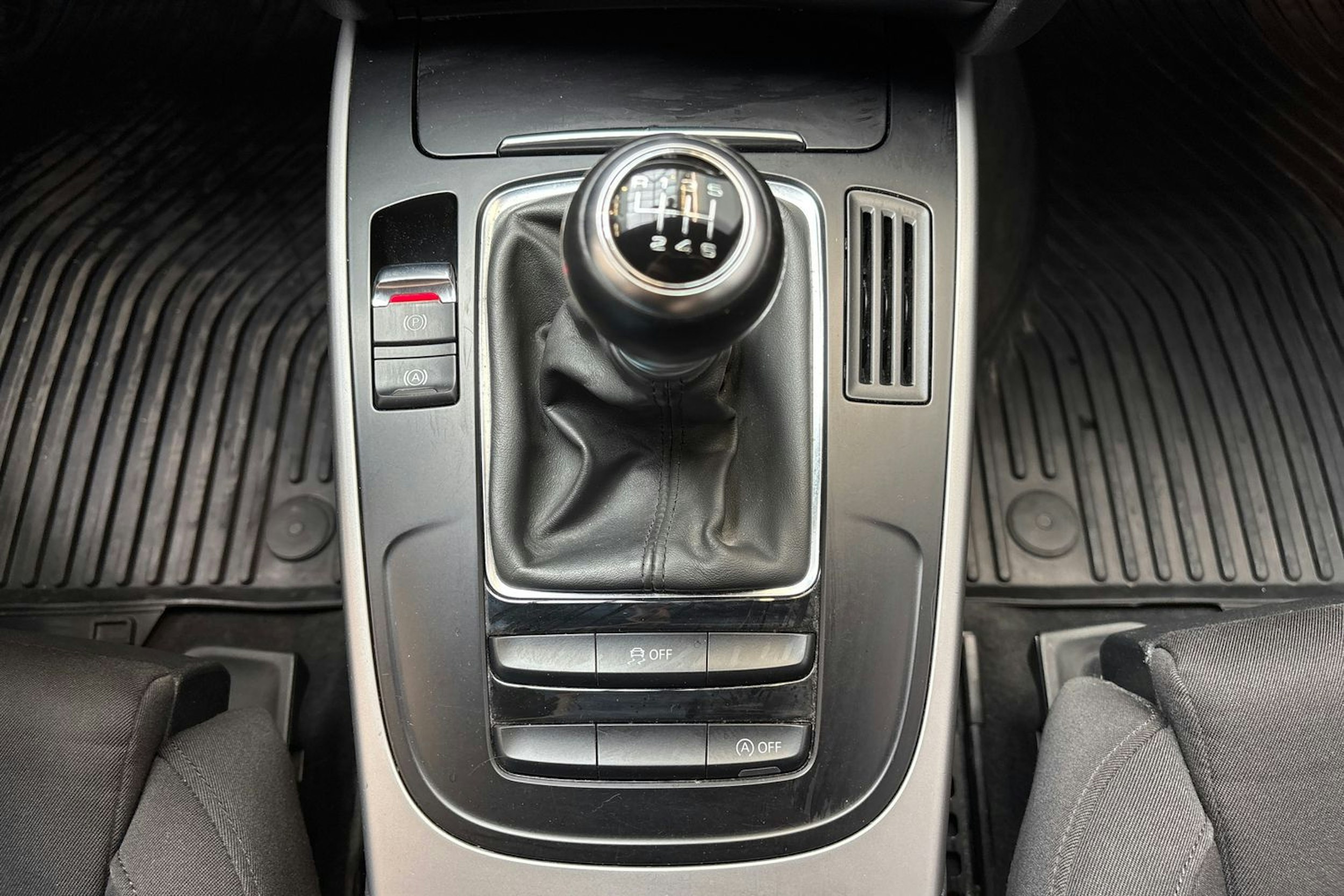 punainen Audi A5 2013 kuva 26.