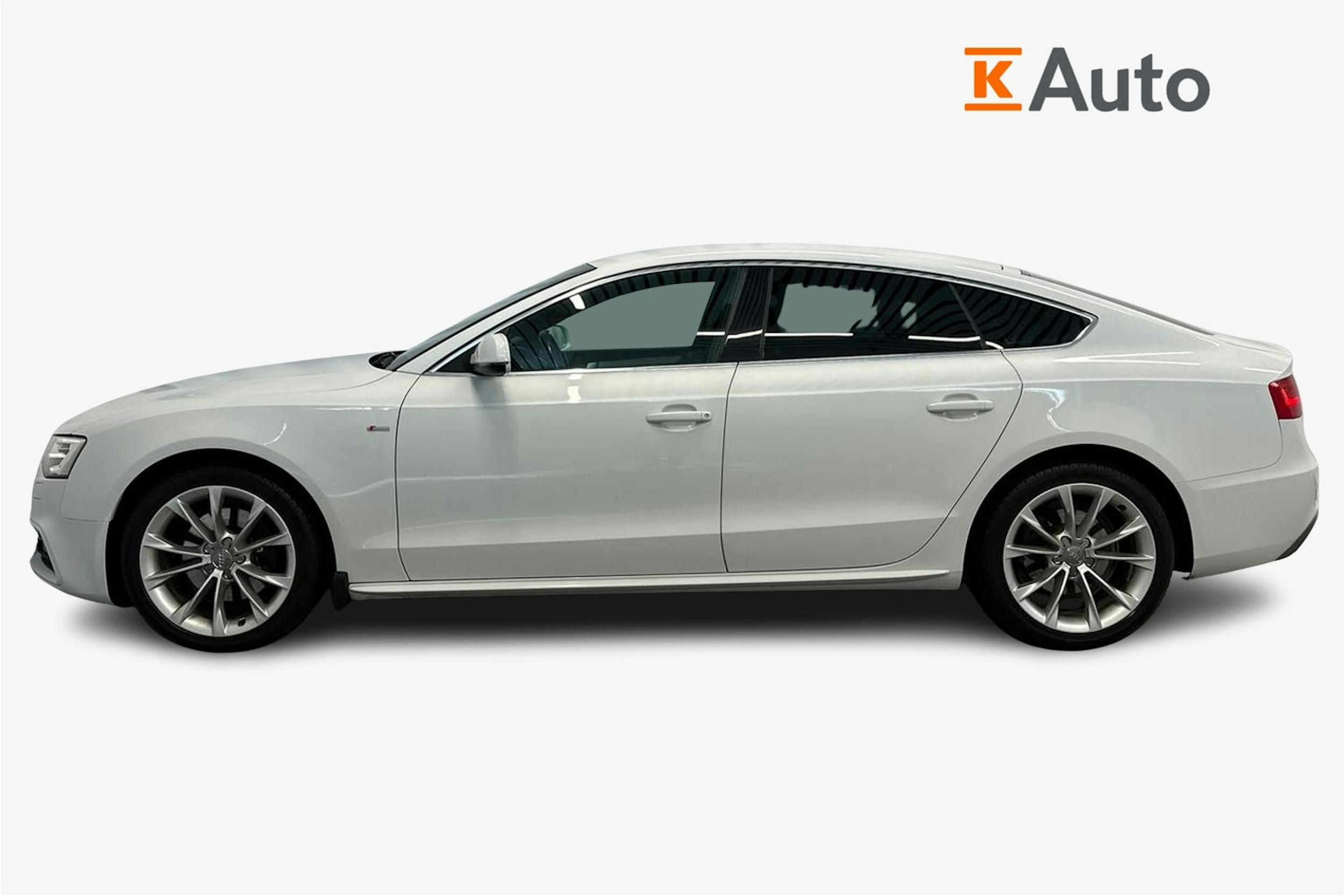 valkoinen Audi A5 2013 kuva 6.