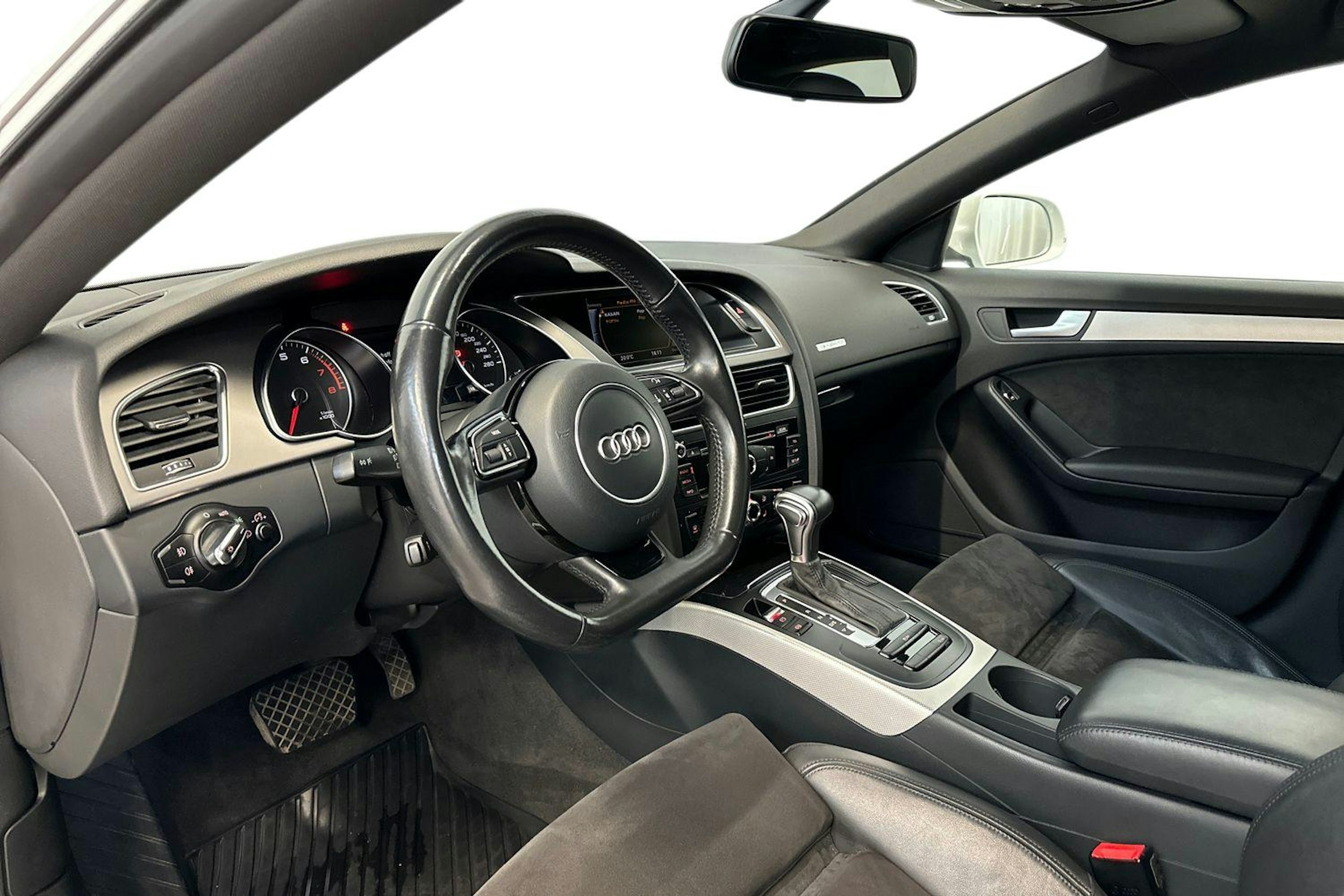 valkoinen Audi A5 2013 kuva 7.