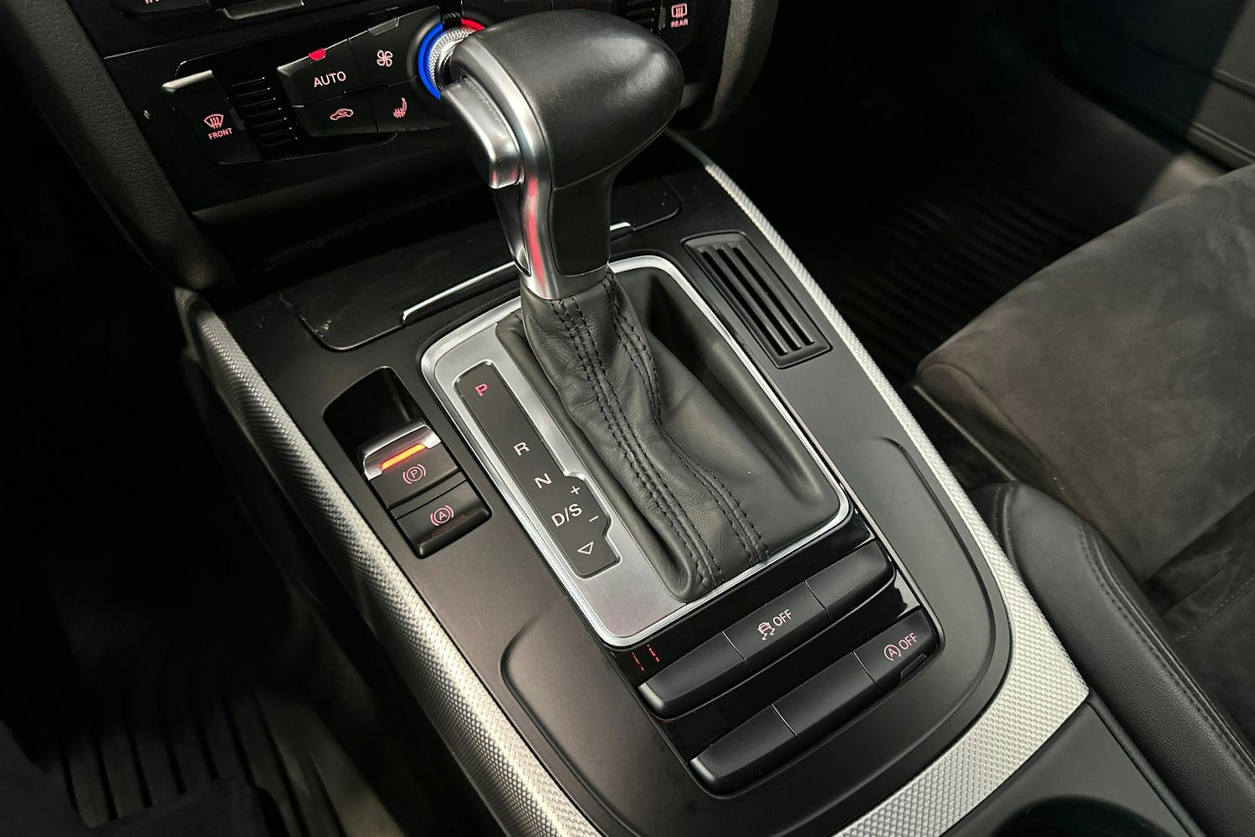 valkoinen Audi A5 2013 kuva 26.