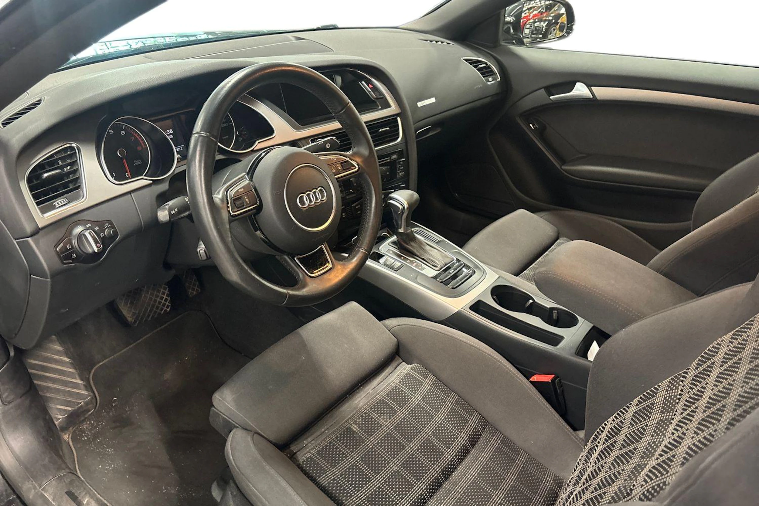 musta Audi A5 2013 kuva 3.