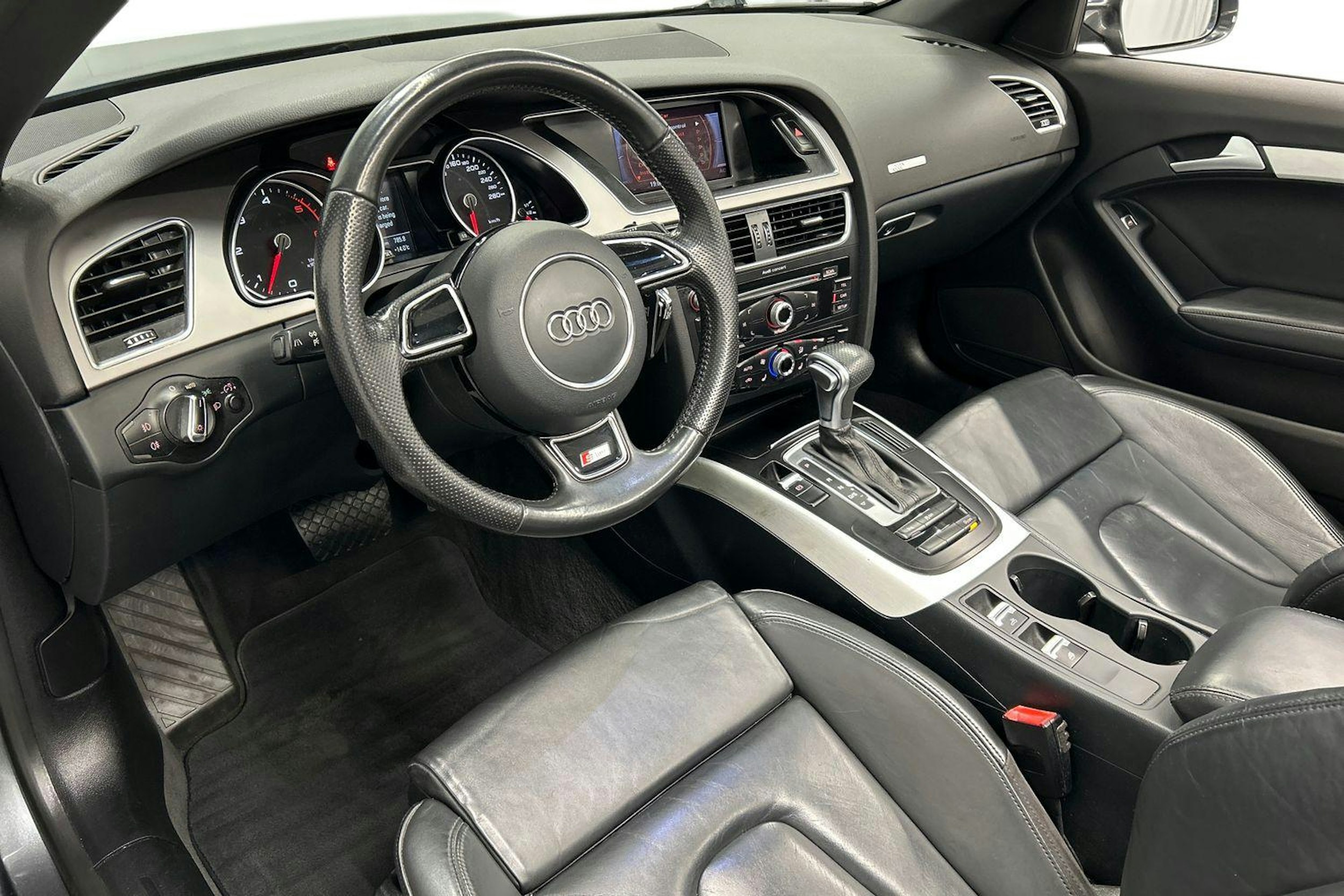 harmaa Audi A5 2013 kuva 6.