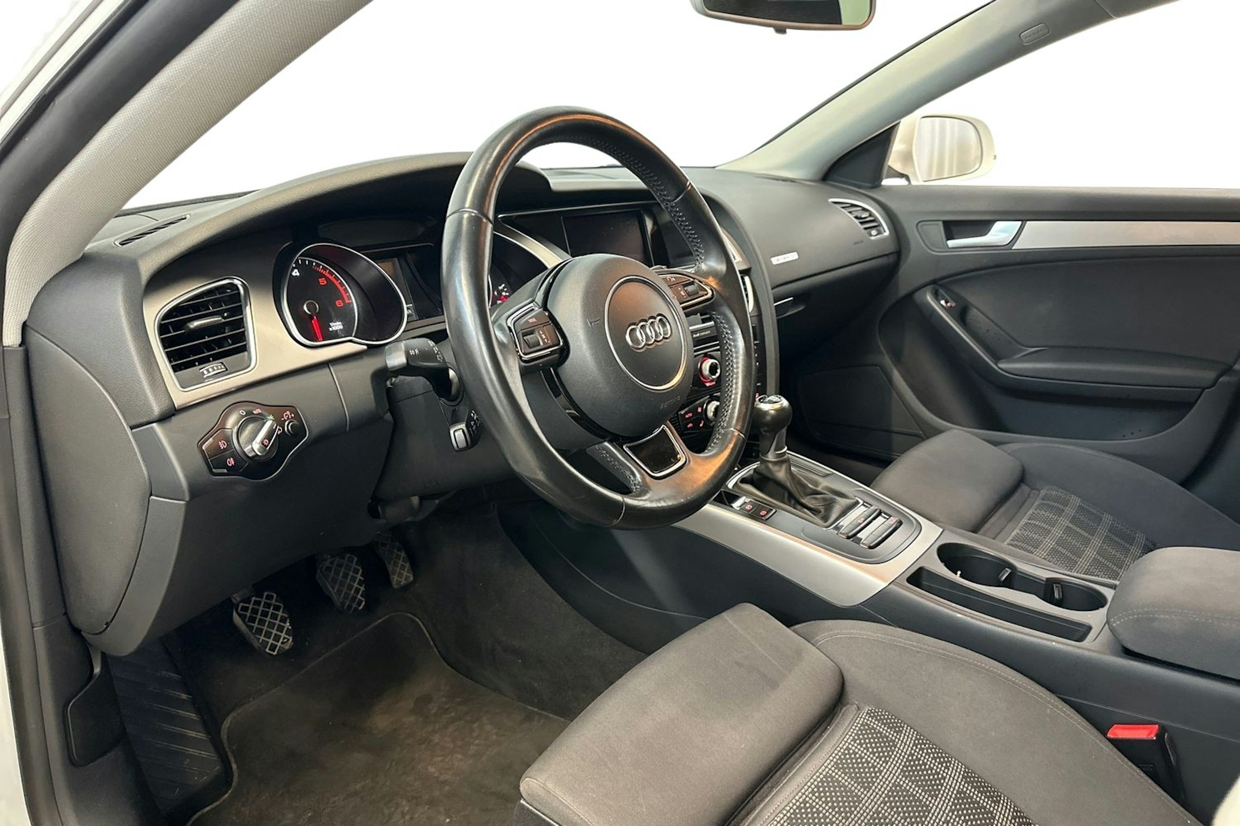 valkoinen Audi A5 2013 kuva 7.