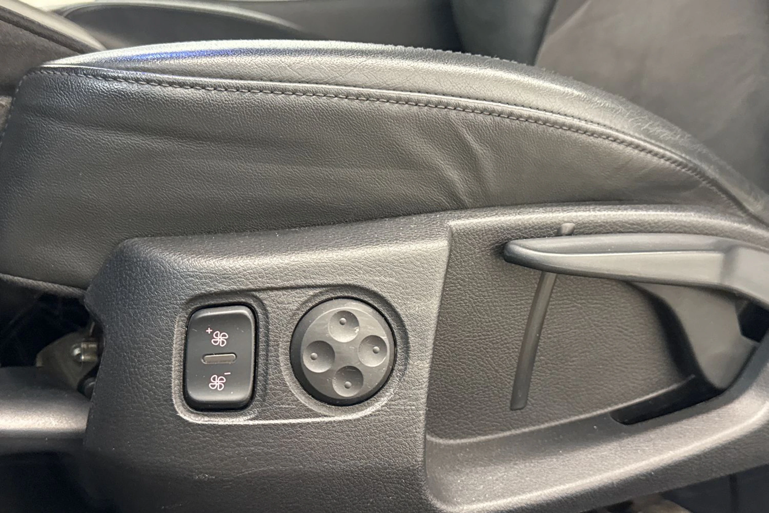 Valkoinen Audi A5 2013 kuva 11.