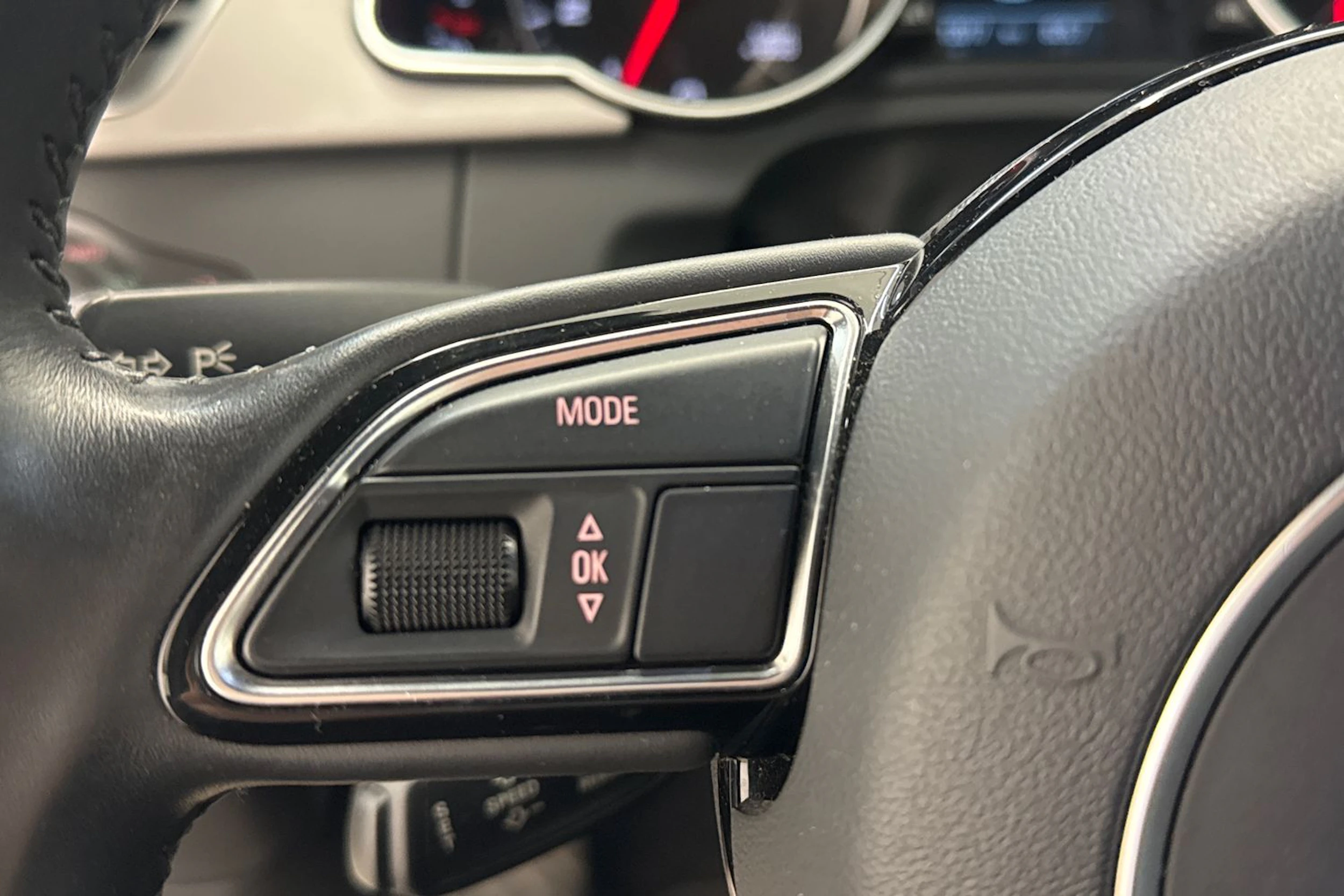 Valkoinen Audi A5 2013 kuva 14.