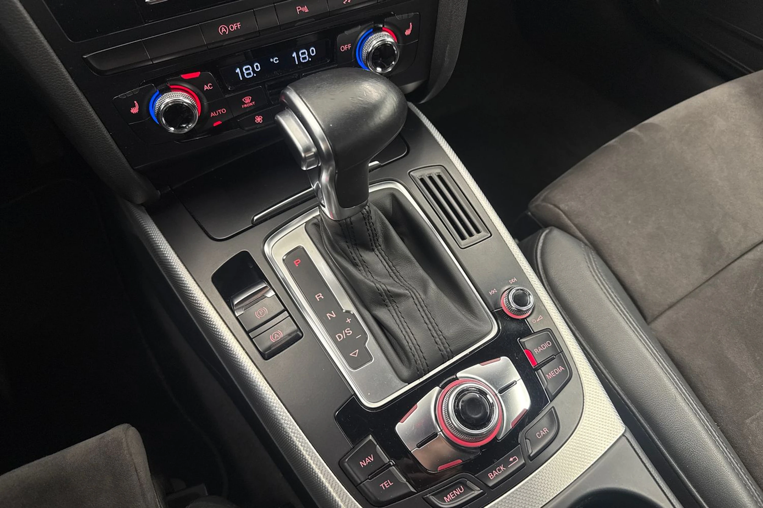 Valkoinen Audi A5 2013 kuva 17.