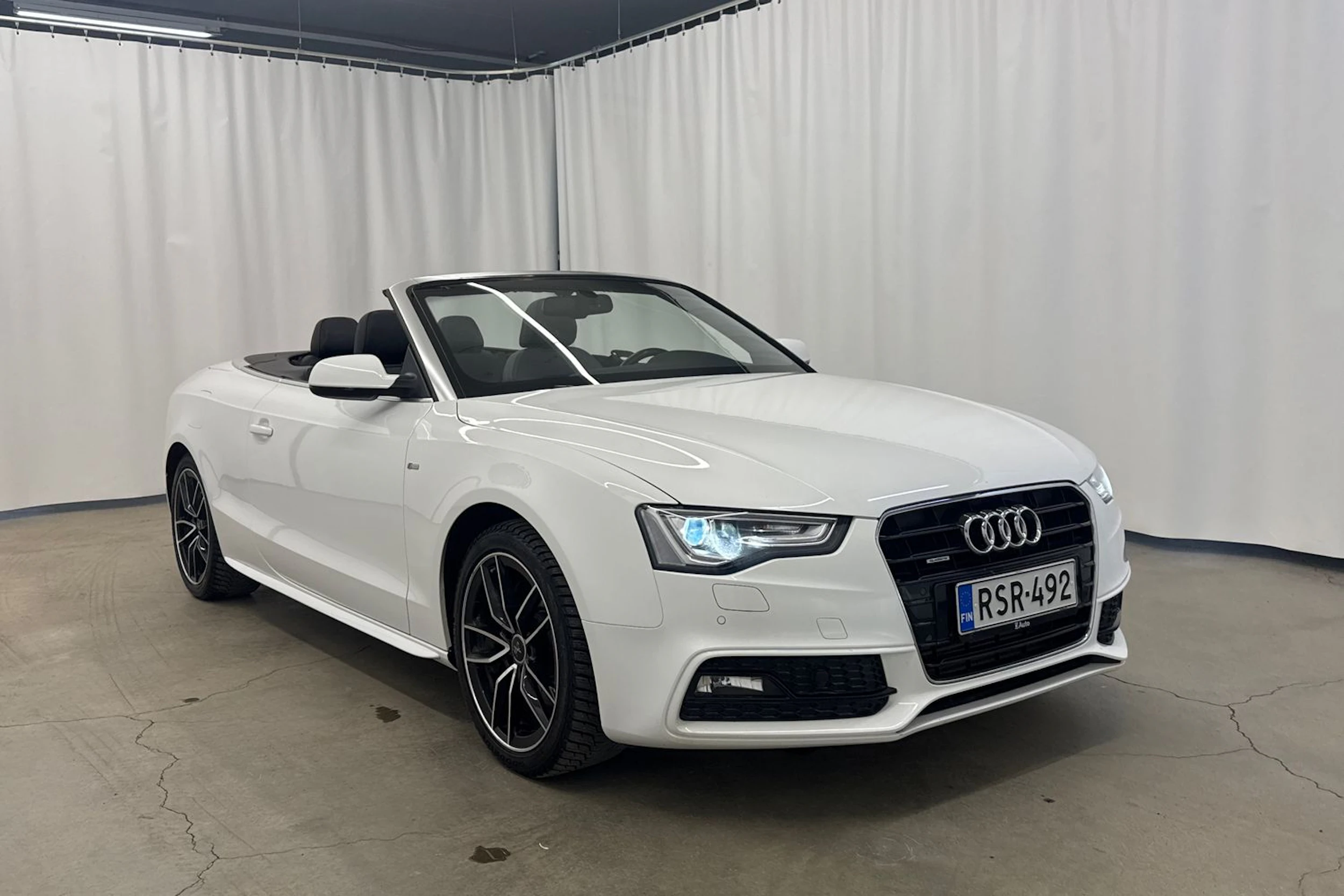 Valkoinen Audi A5 2013 kuva 24.