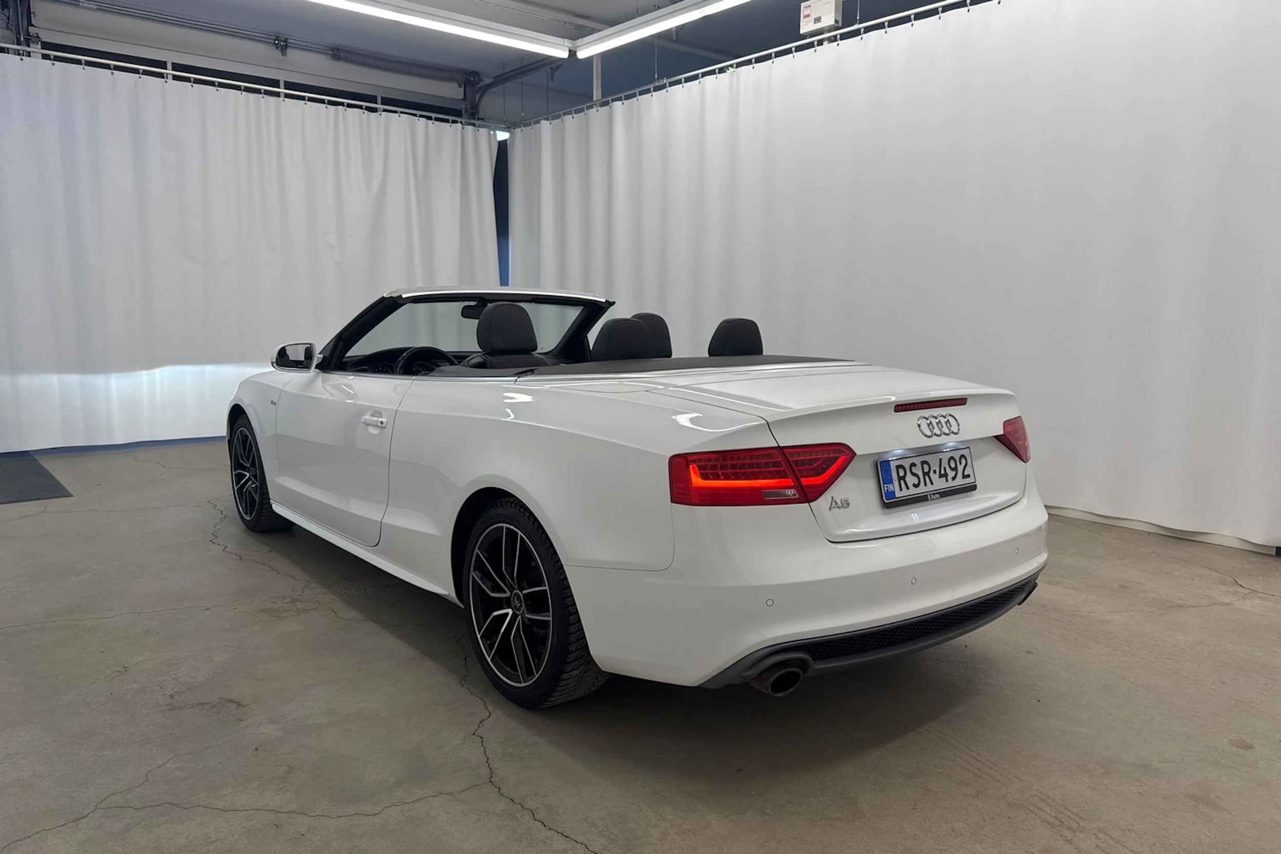 Valkoinen Audi A5 2013 kuva 27.