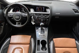 musta Audi A5 2013 kuva 9.