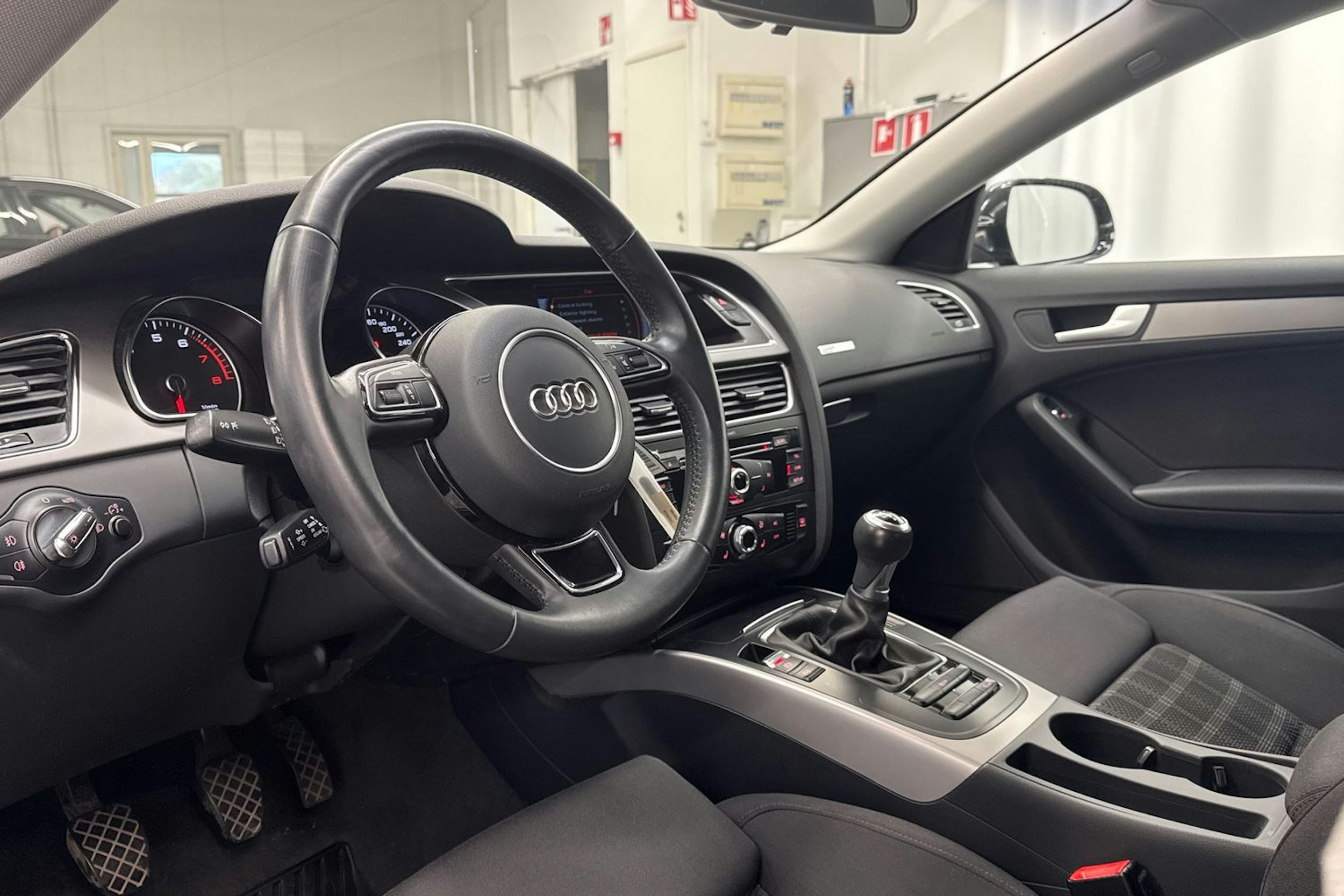 Musta Audi A5 2013 kuva 7.