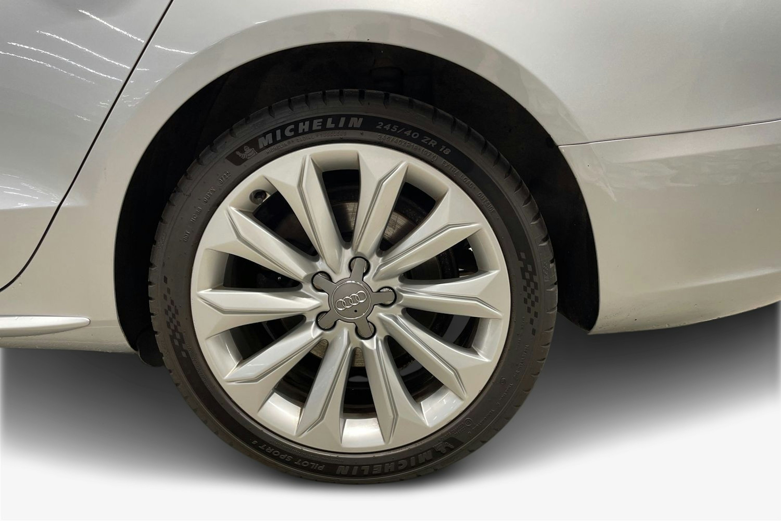hopea Audi A5 2013 kuva 11.