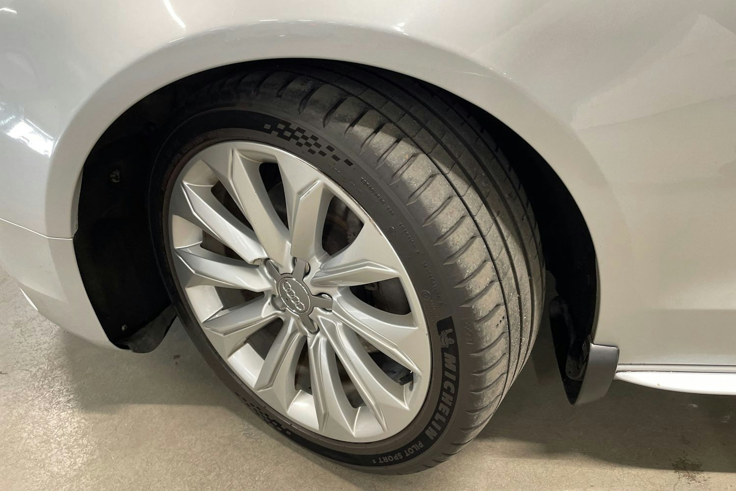 hopea Audi A5 2013 kuva 13.