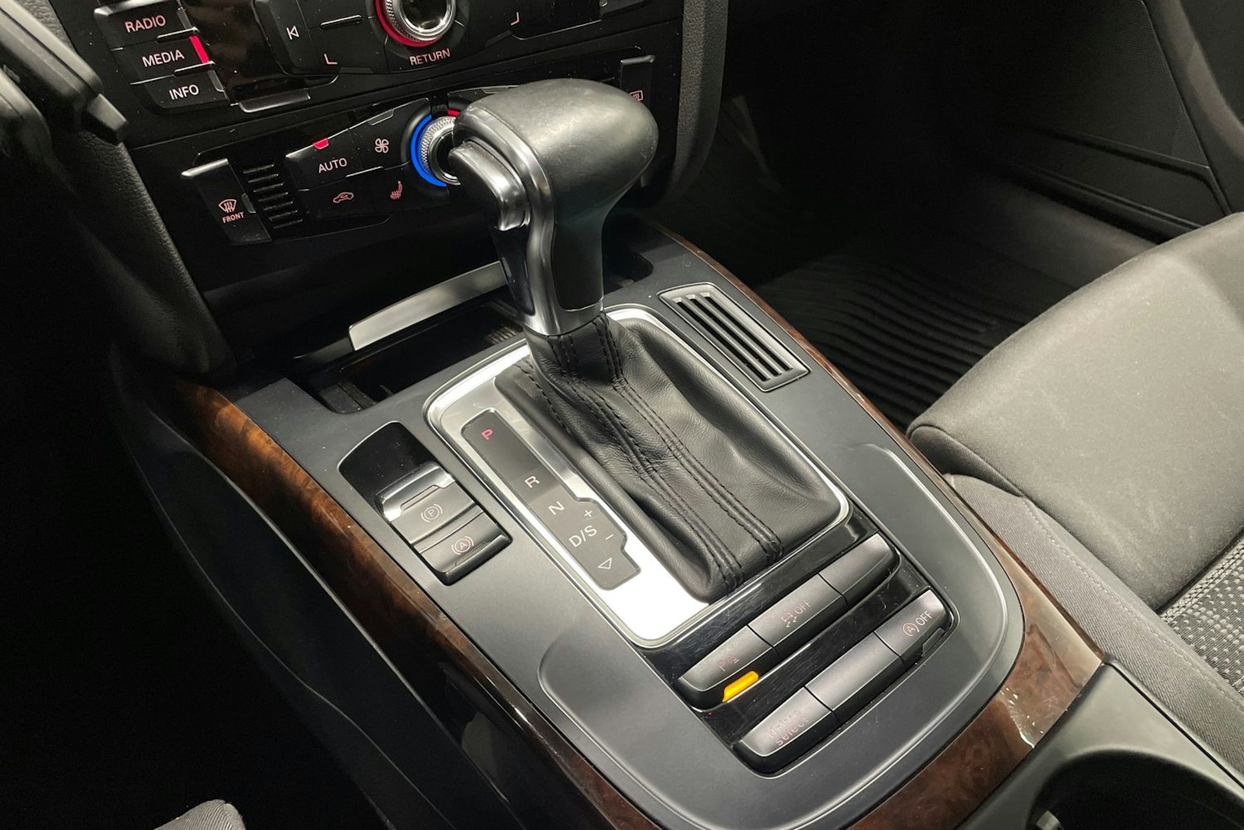 hopea Audi A5 2013 kuva 18.
