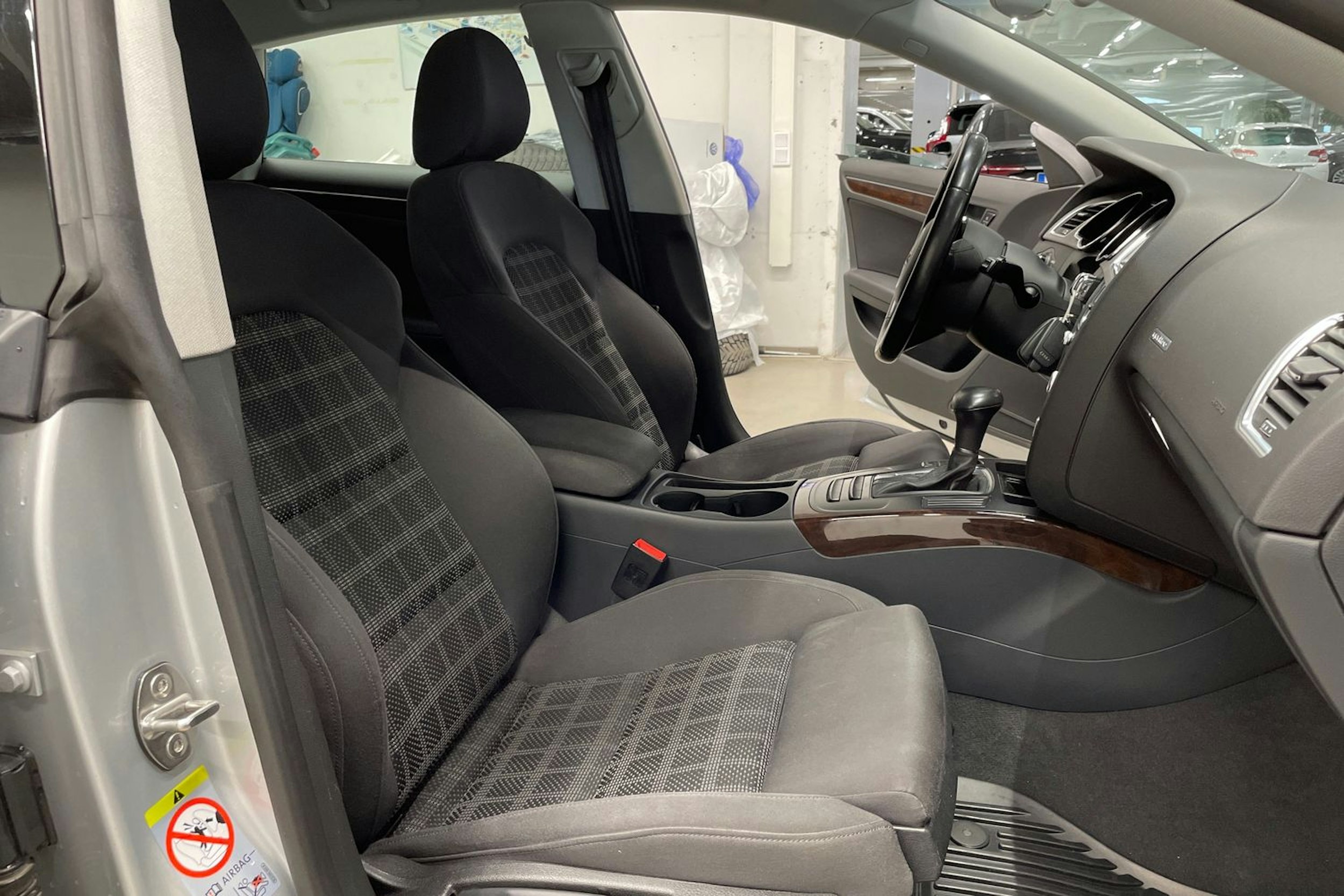 hopea Audi A5 2013 kuva 24.