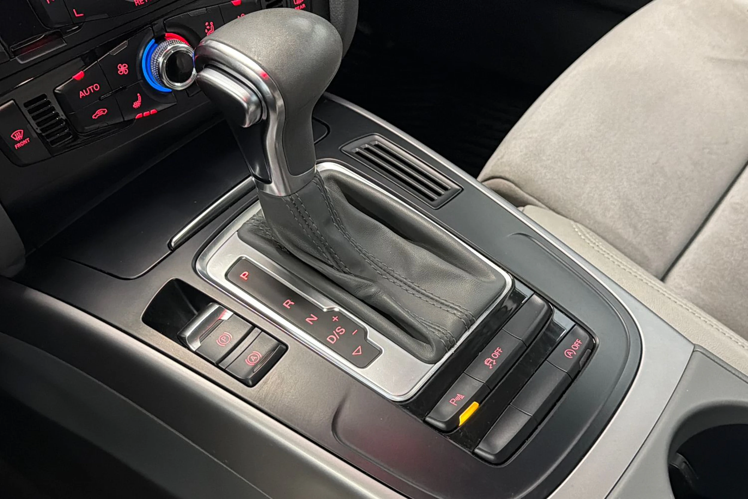 harmaa Audi A5 2013 kuva 15.
