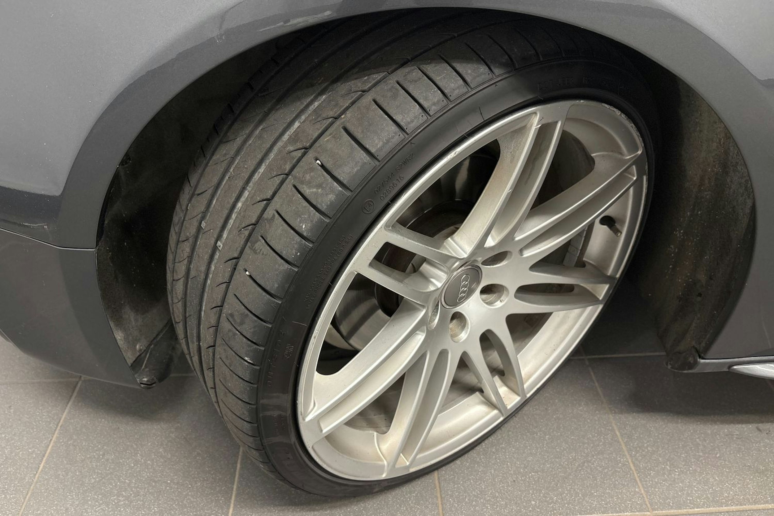 harmaa Audi A5 2013 kuva 13.