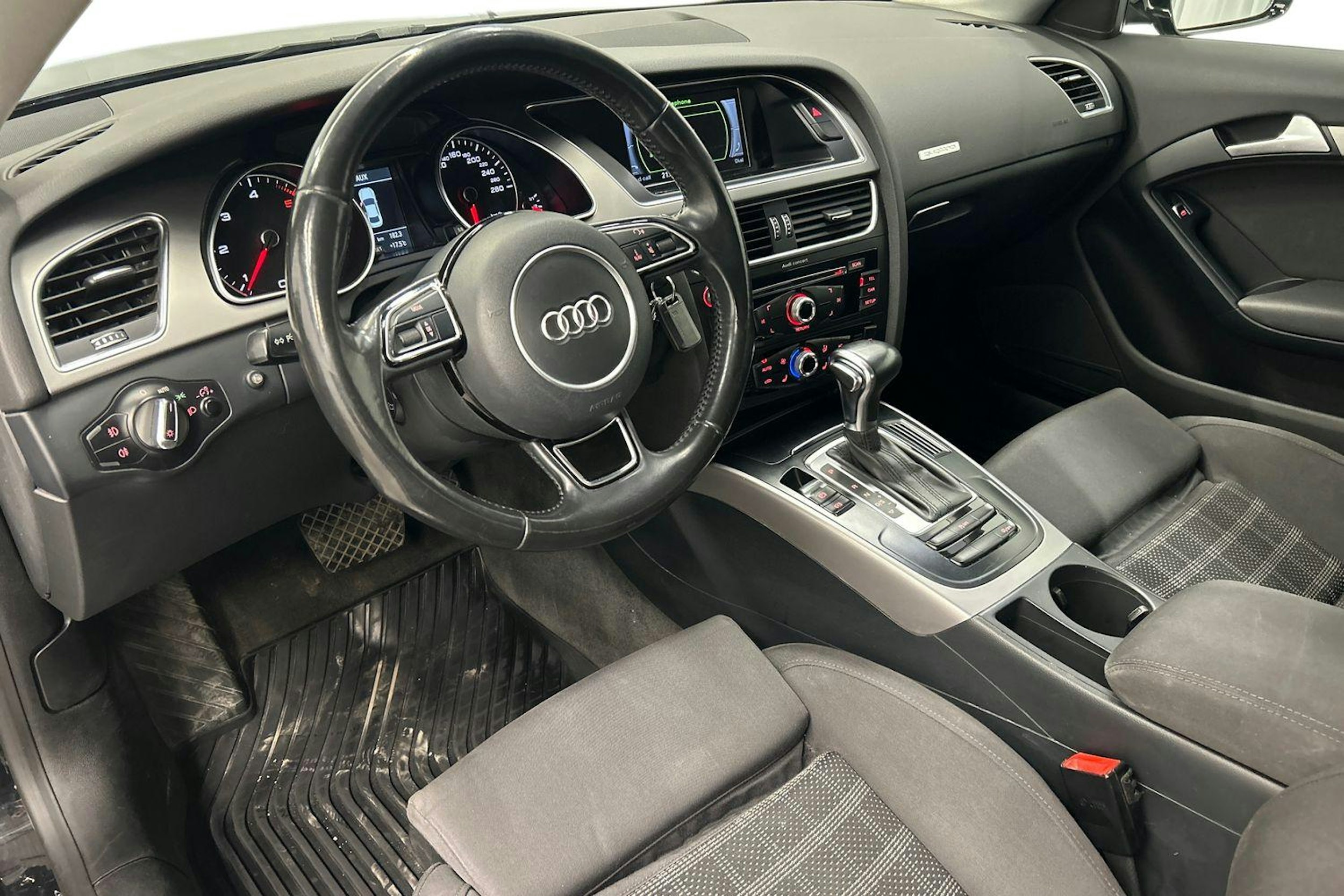 musta Audi A5 2014 kuva 7.