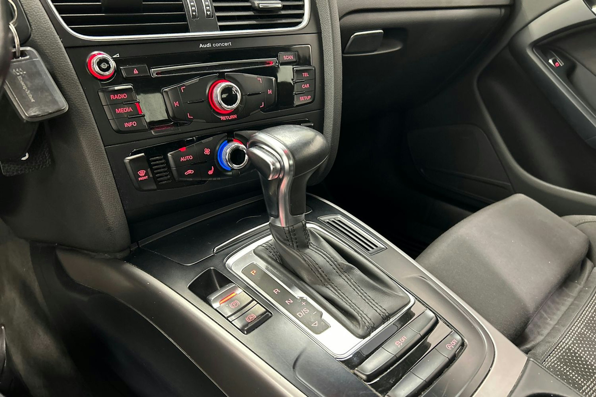 musta Audi A5 2014 kuva 21.