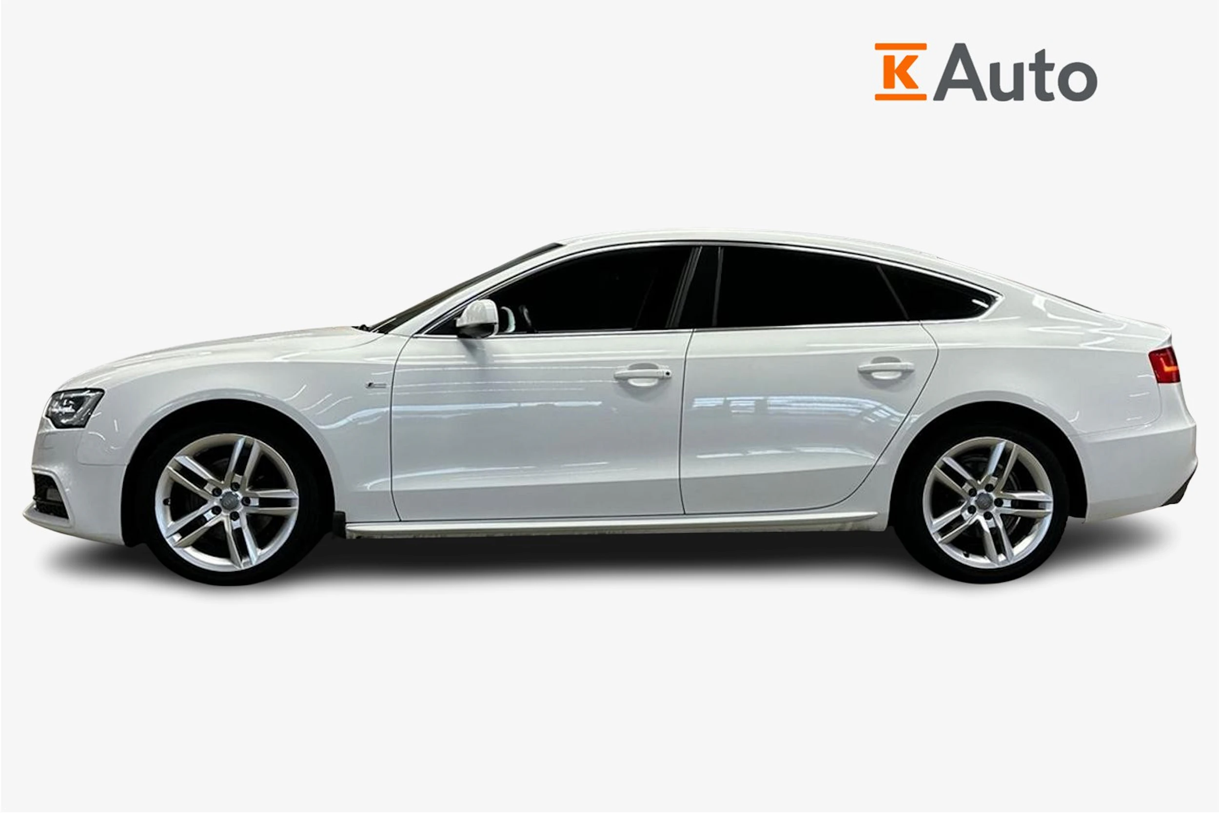 valkoinen Audi A5 2014 kuva 5.