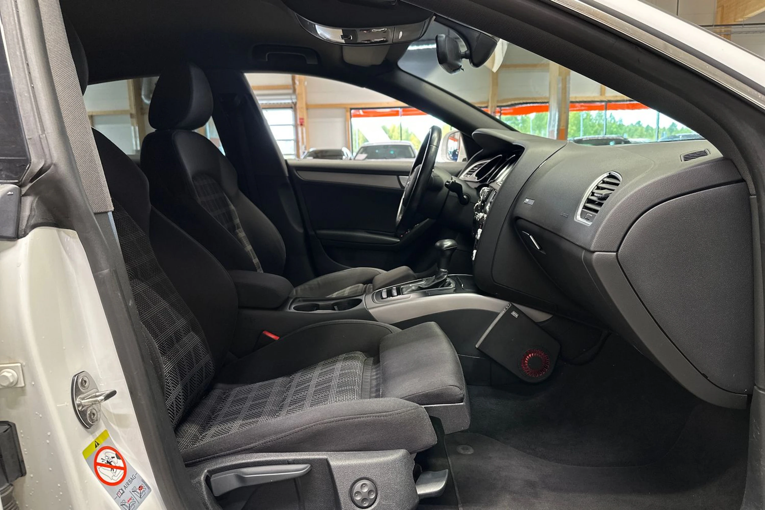 valkoinen Audi A5 2014 kuva 11.