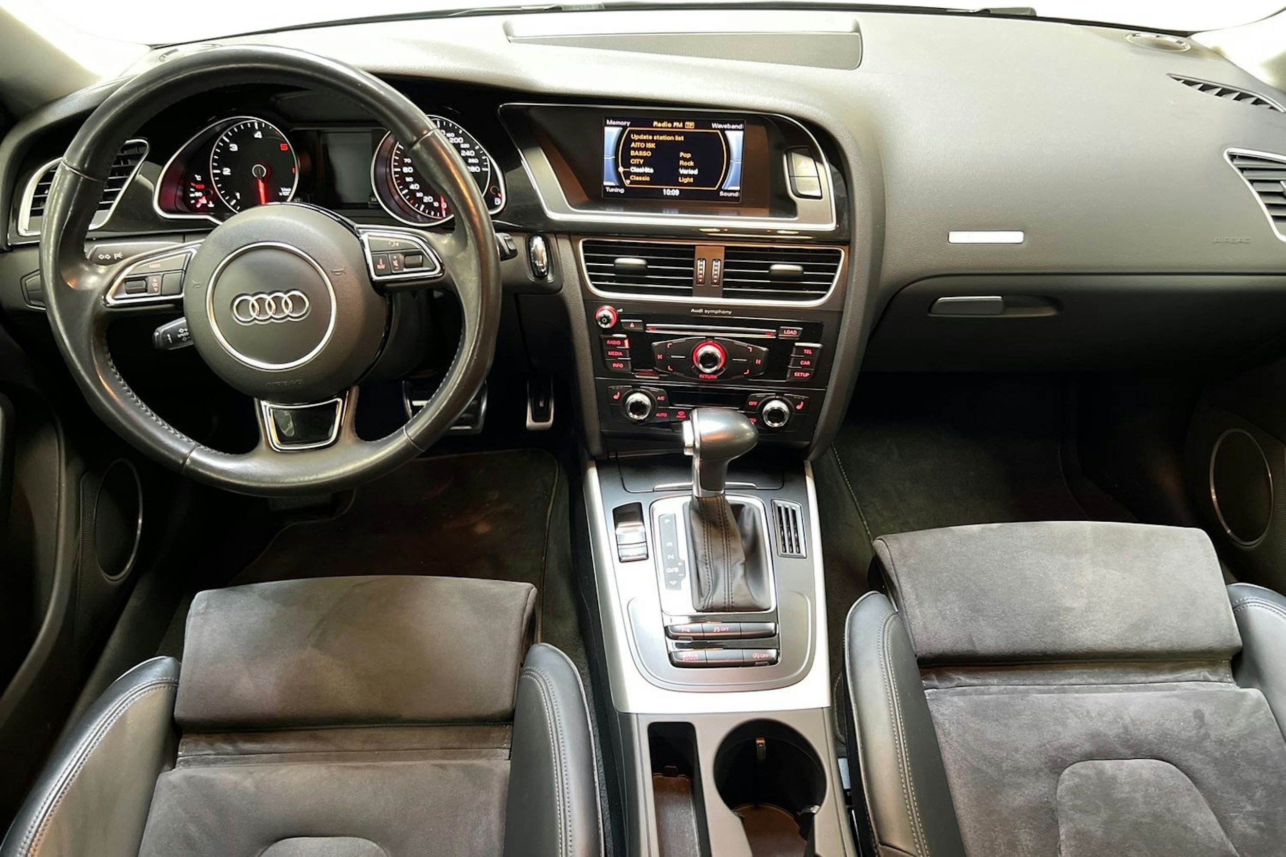 Hopea Audi A5 2015 kuva 9.