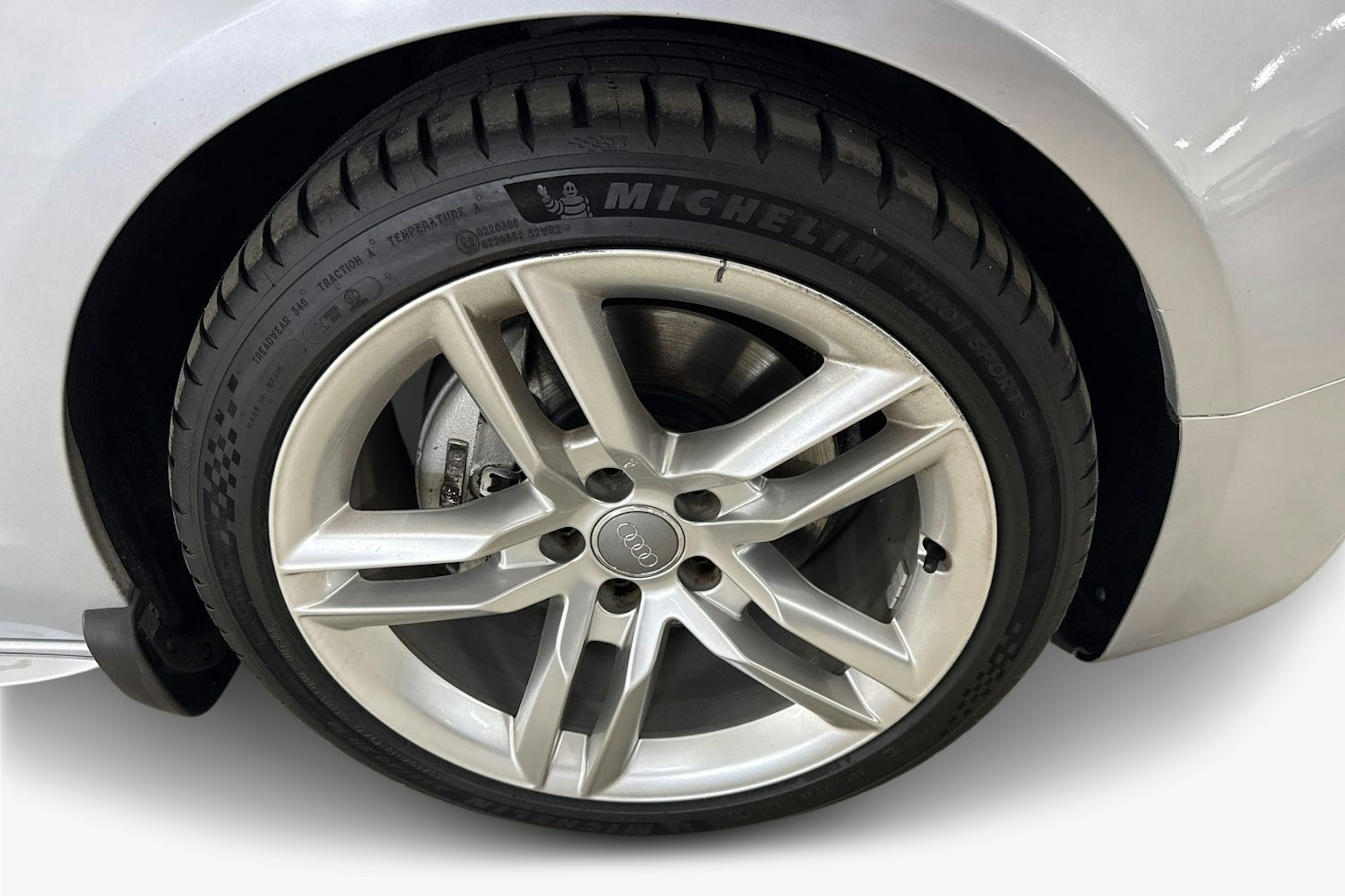 met. hopea Audi A5 2015 kuva 11.