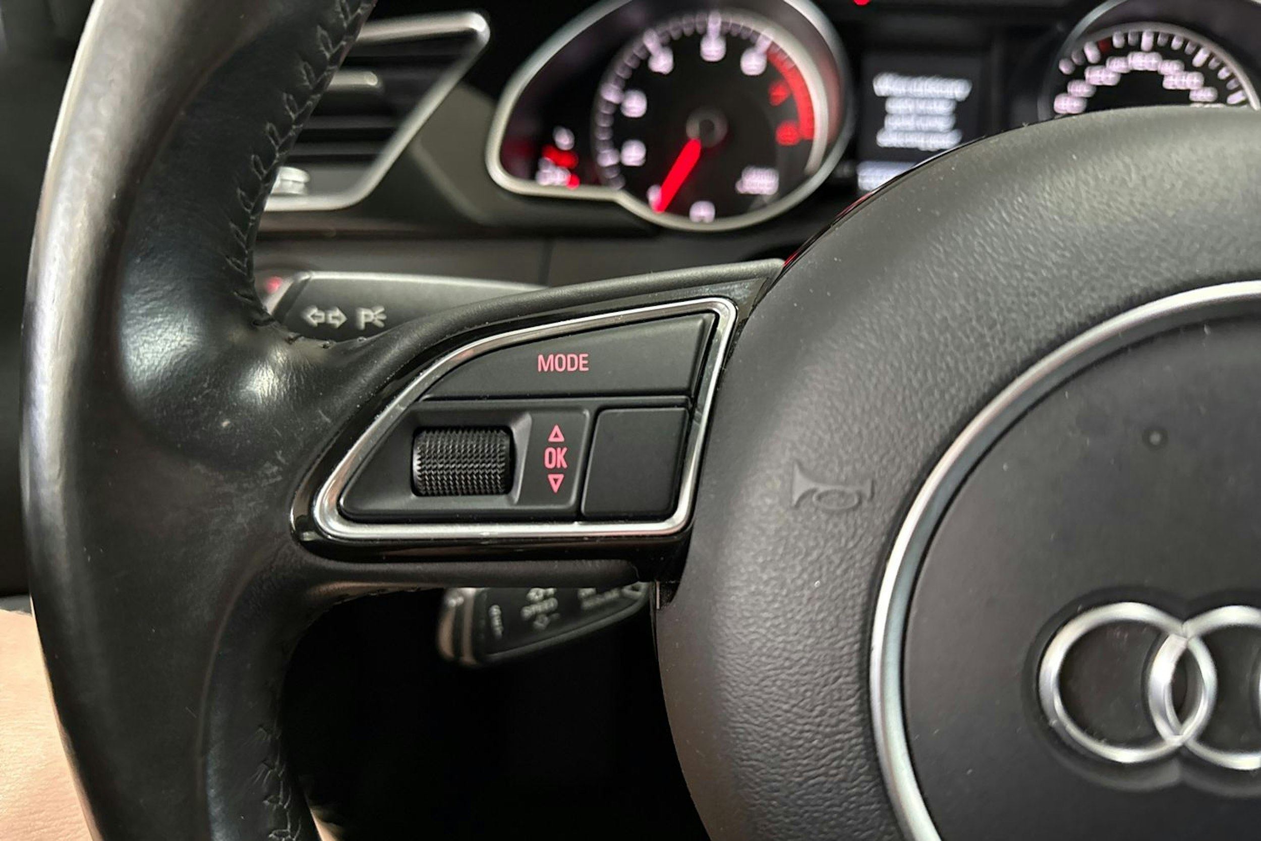 met. hopea Audi A5 2015 kuva 15.