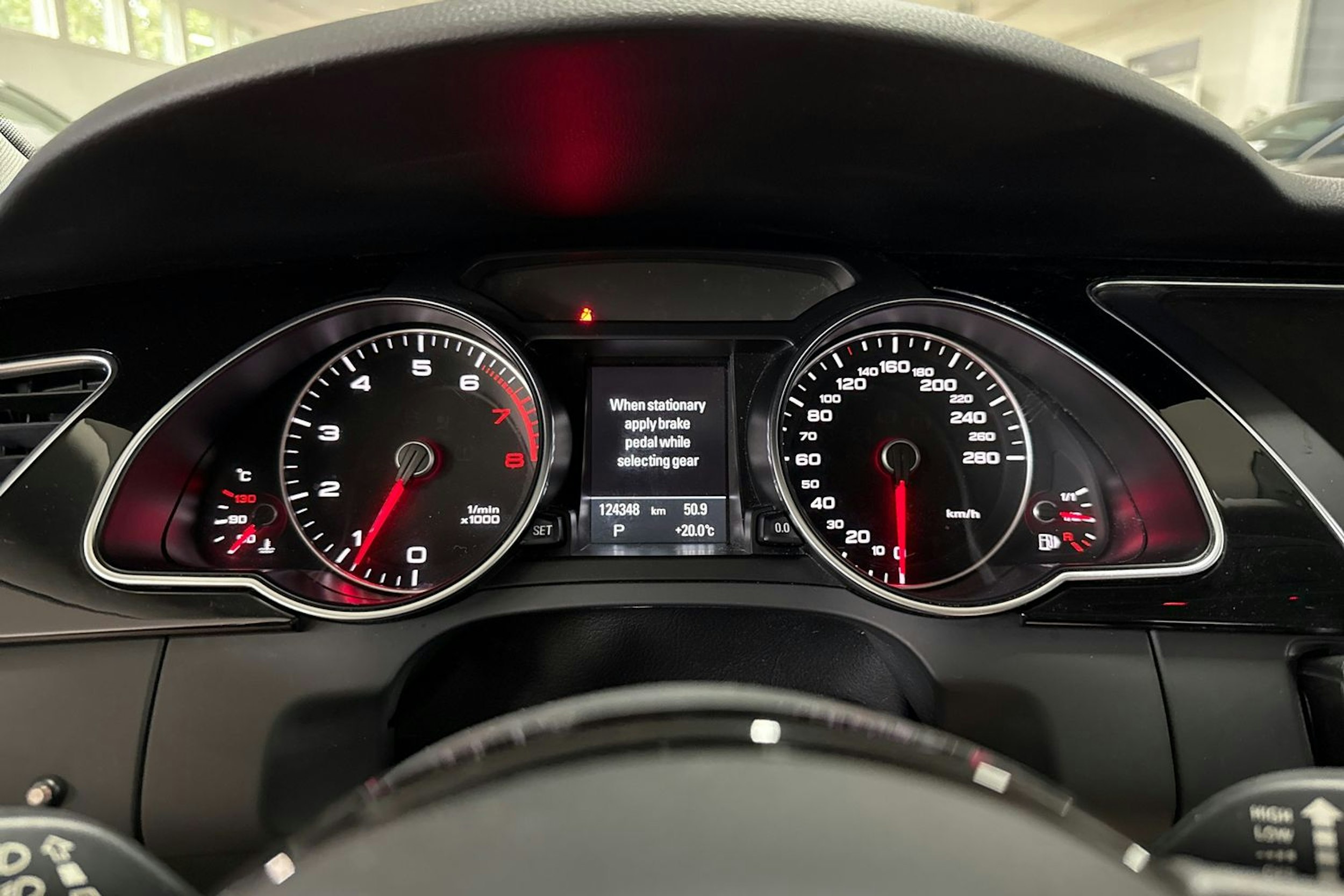 met. hopea Audi A5 2015 kuva 17.