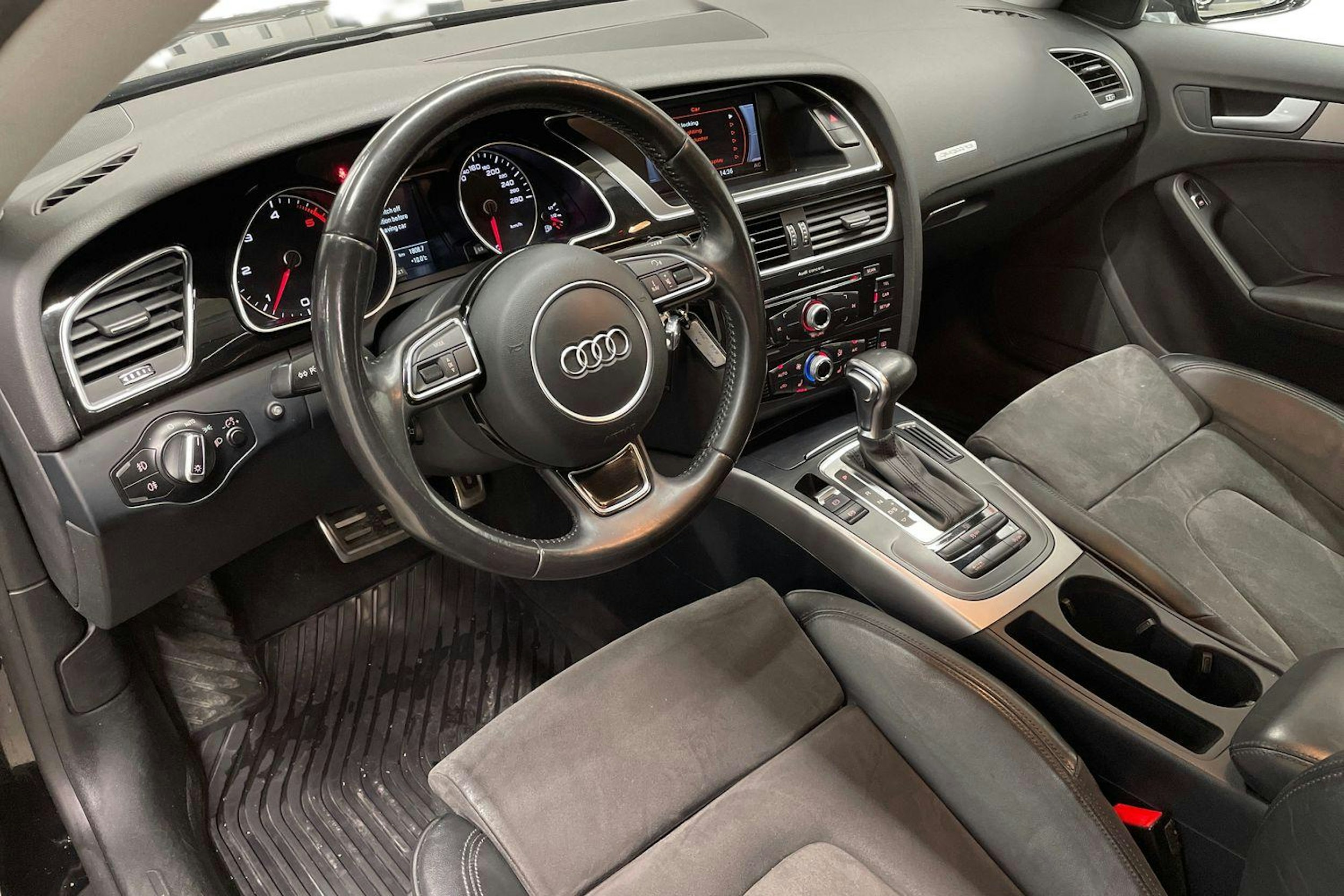 Musta Audi A5 2015 kuva 6.