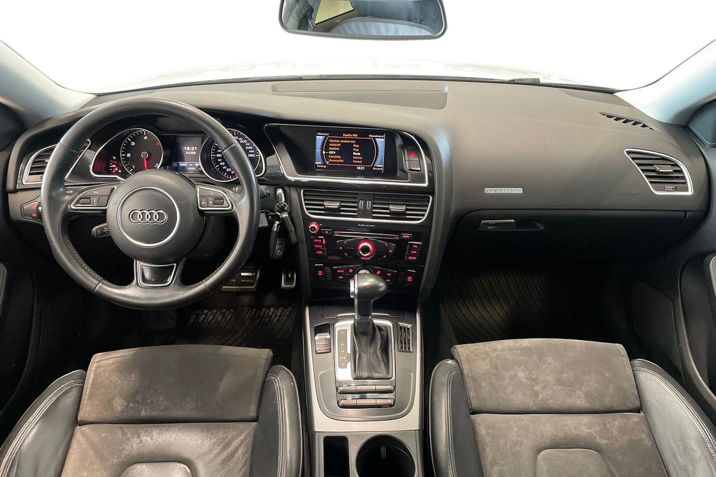 valkoinen Audi A5 2015 kuva 10.