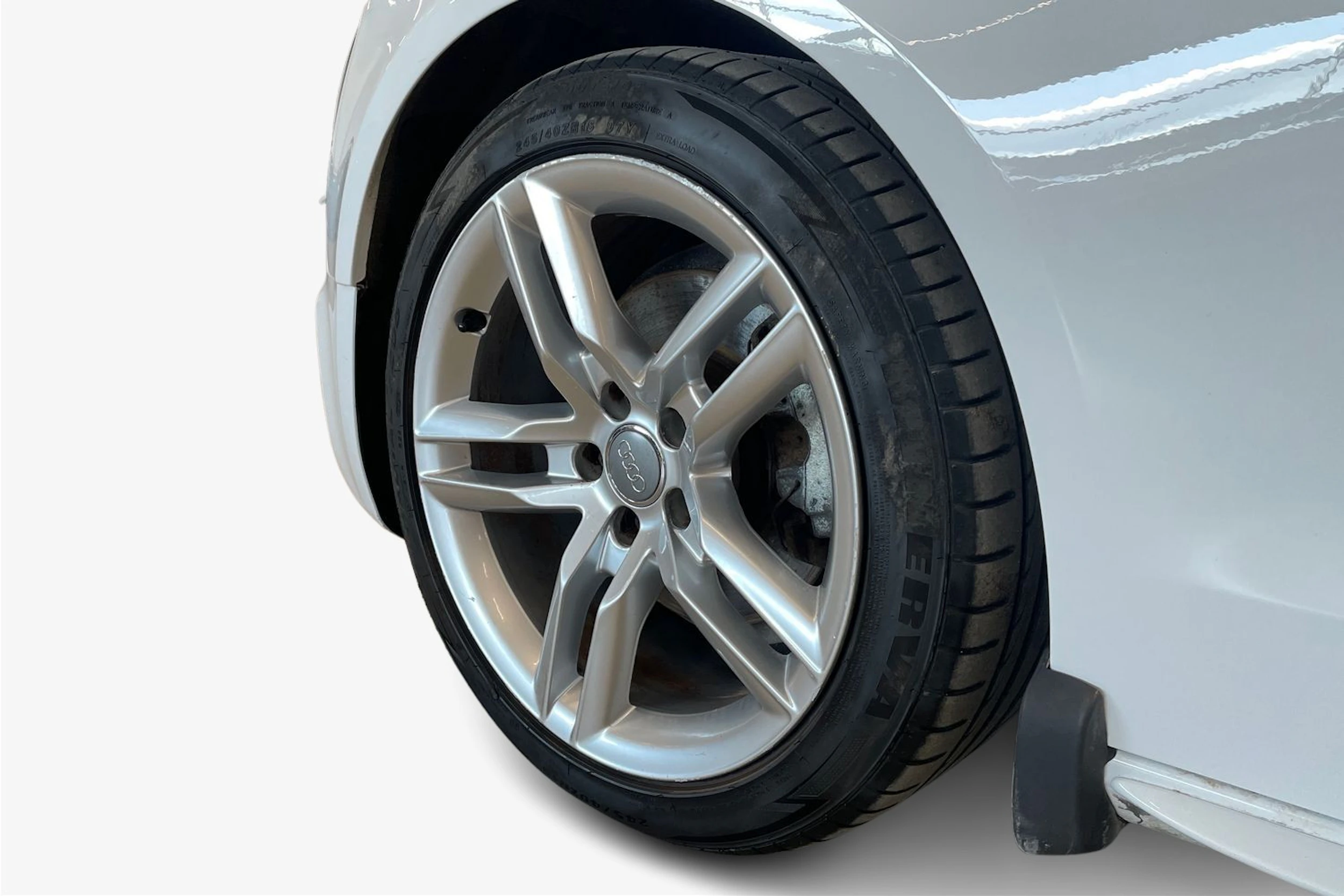 valkoinen Audi A5 2015 kuva 12.