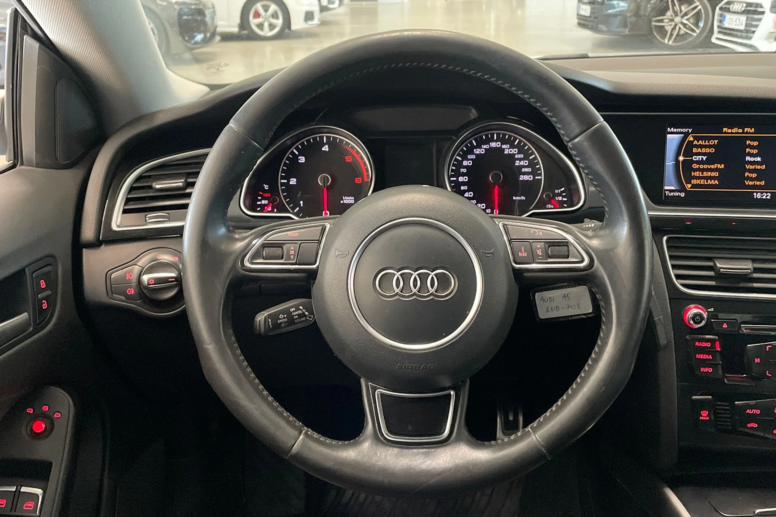 valkoinen Audi A5 2015 kuva 15.