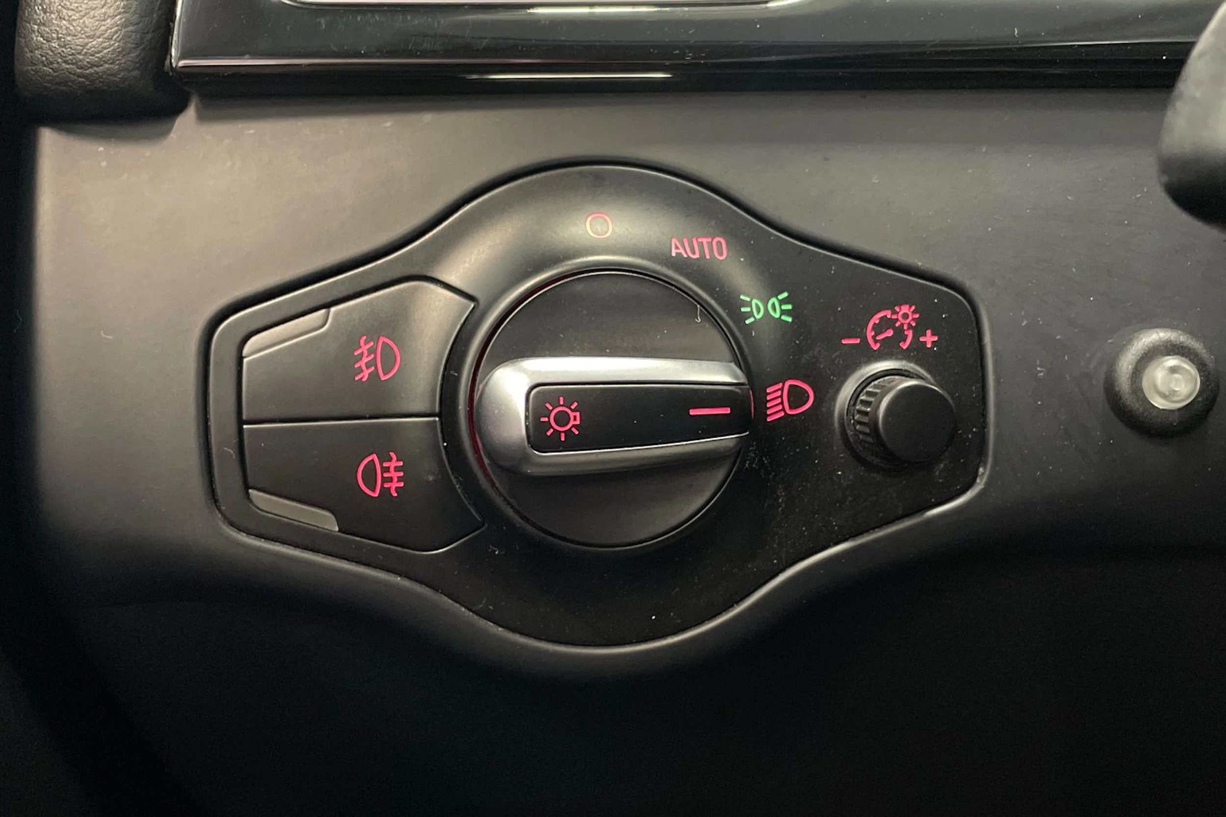 valkoinen Audi A5 2015 kuva 19.