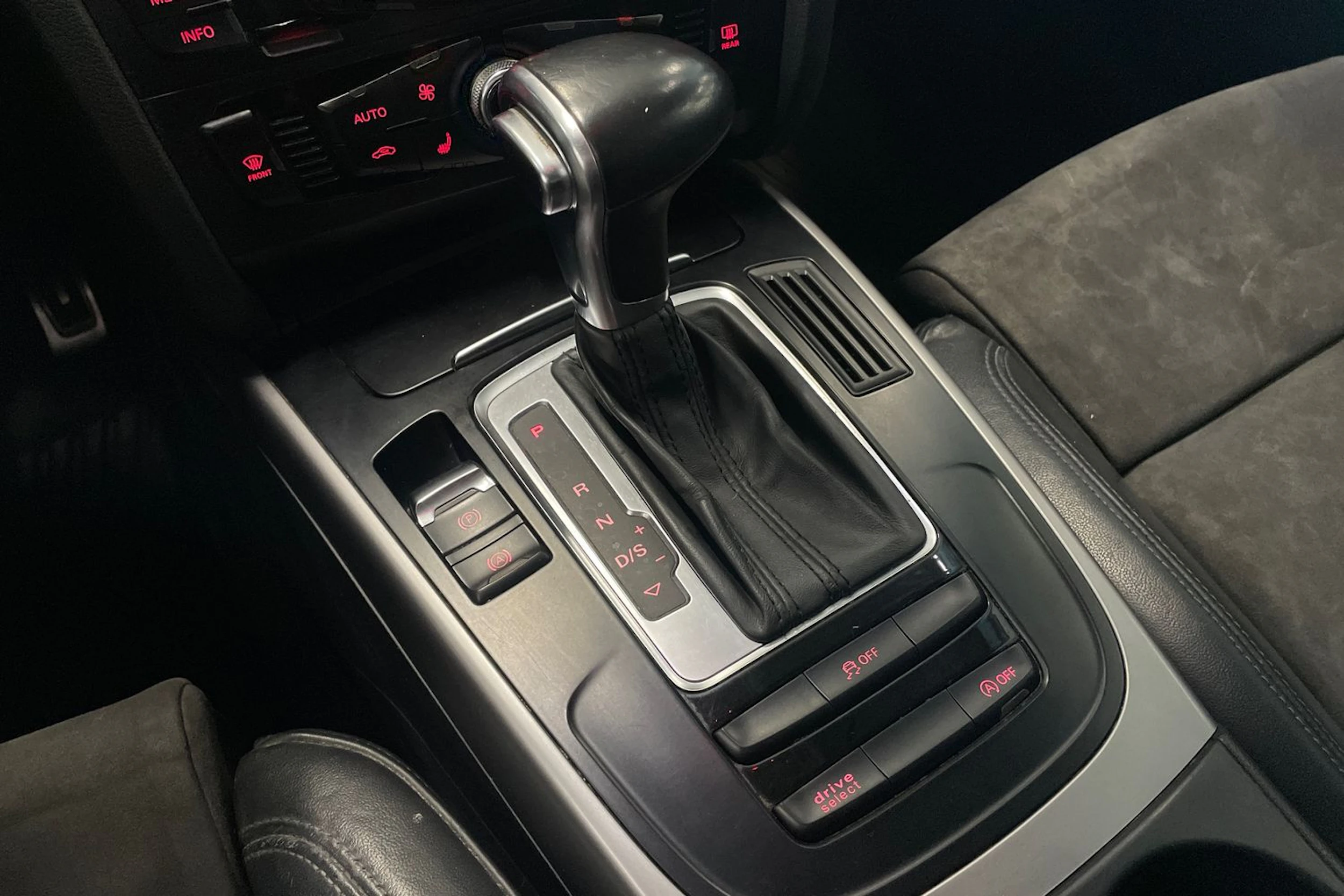 valkoinen Audi A5 2015 kuva 26.