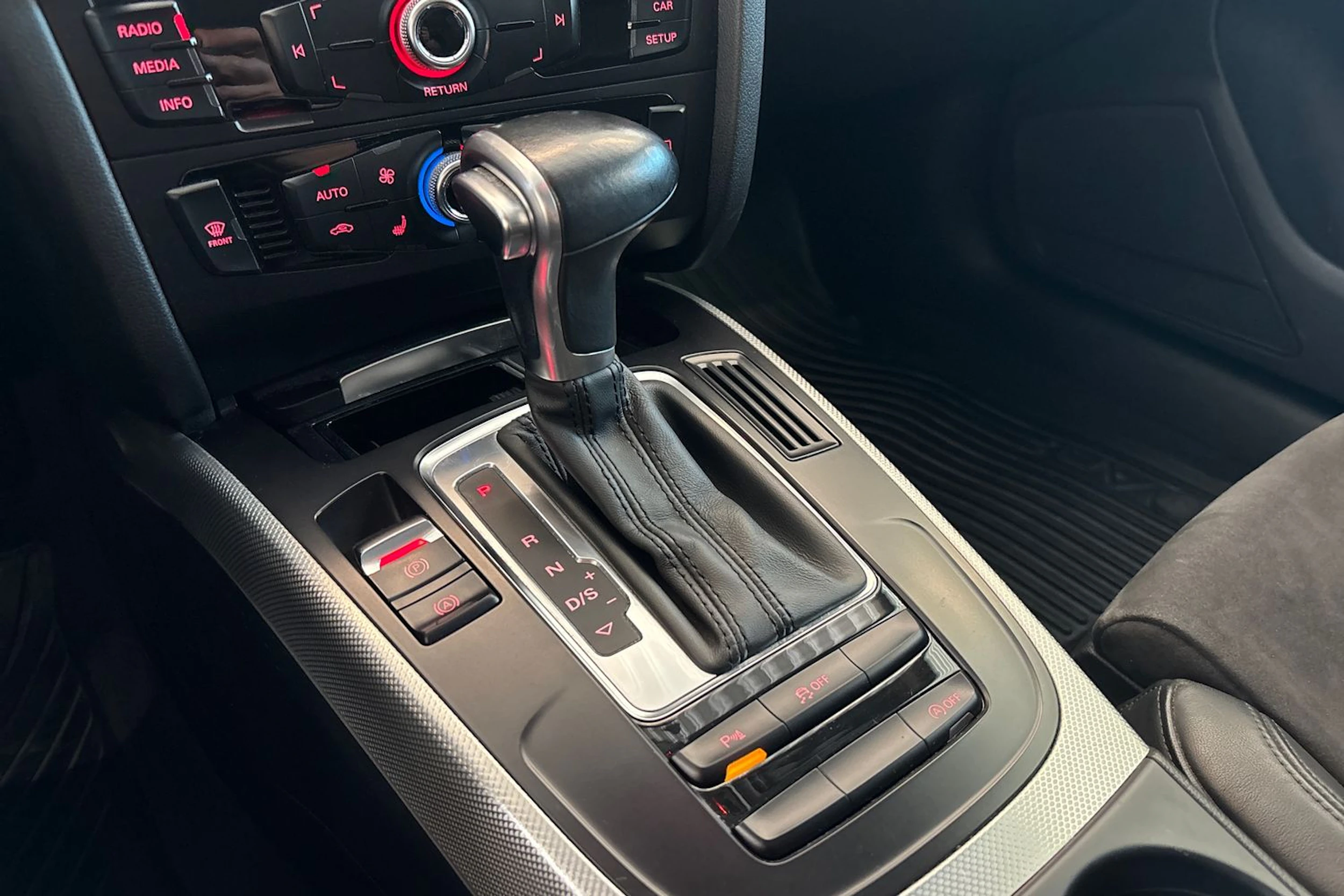 Hopea Audi A5 2015 kuva 18.