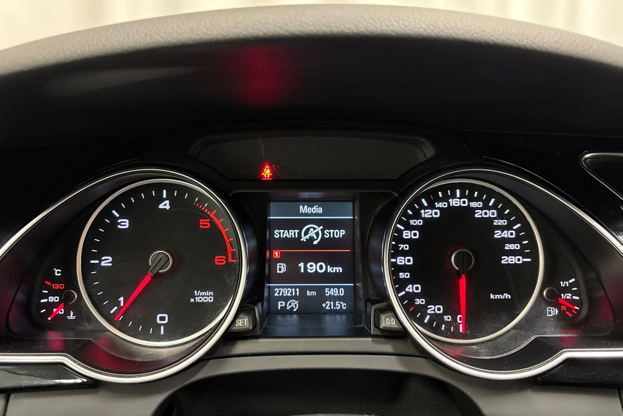 musta Audi A5 2015 kuva 15.