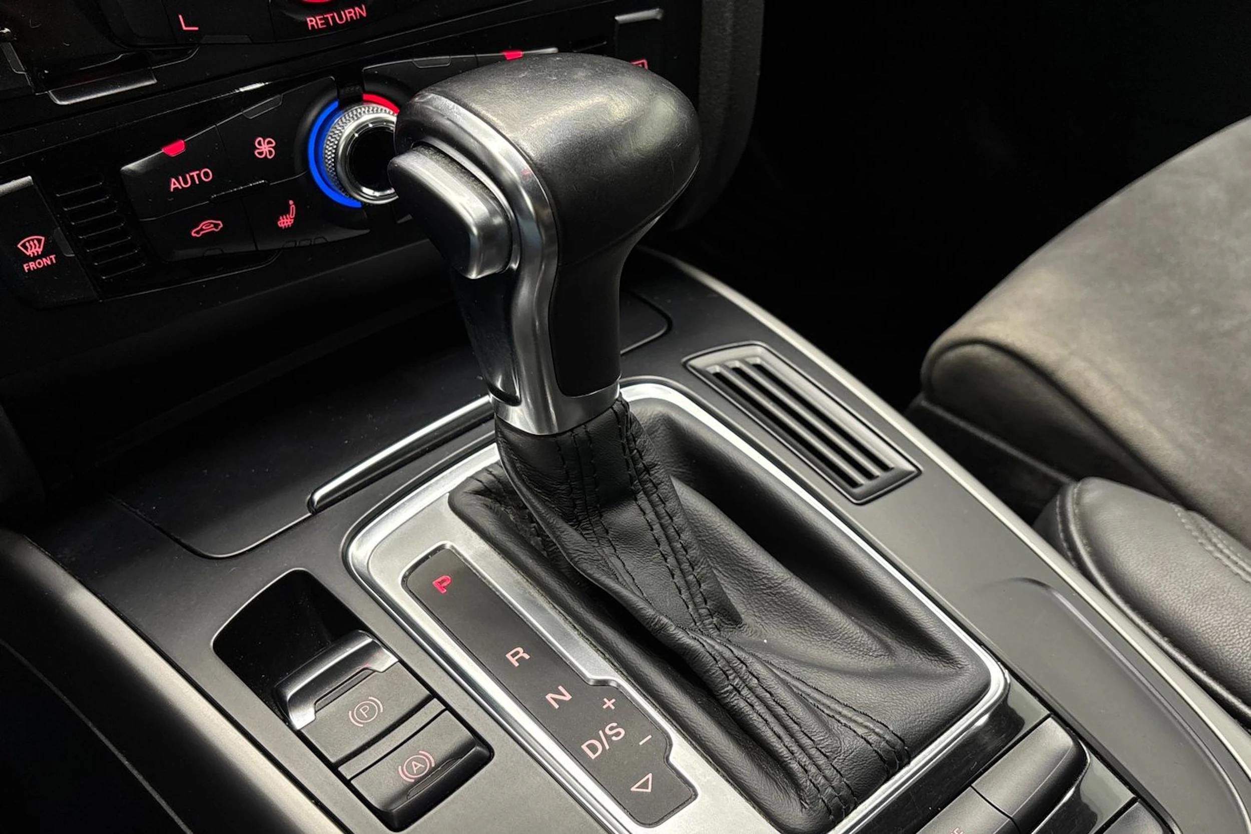 musta Audi A5 2015 kuva 19.