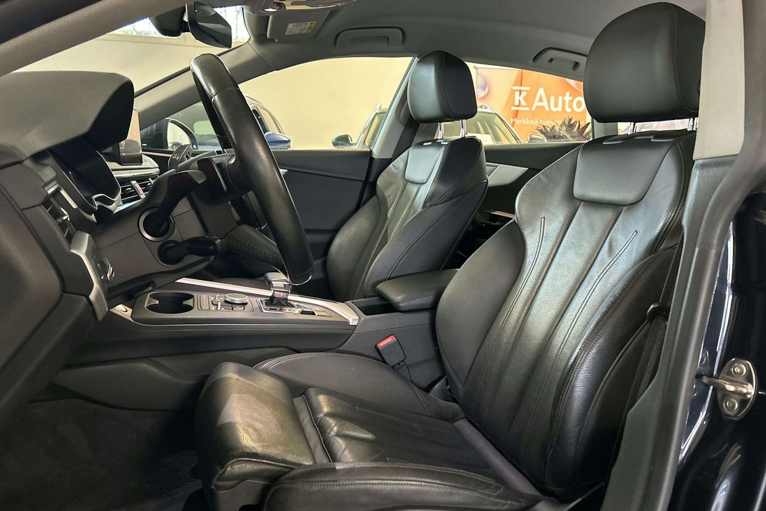 sininen Audi A5 2017 kuva 14.