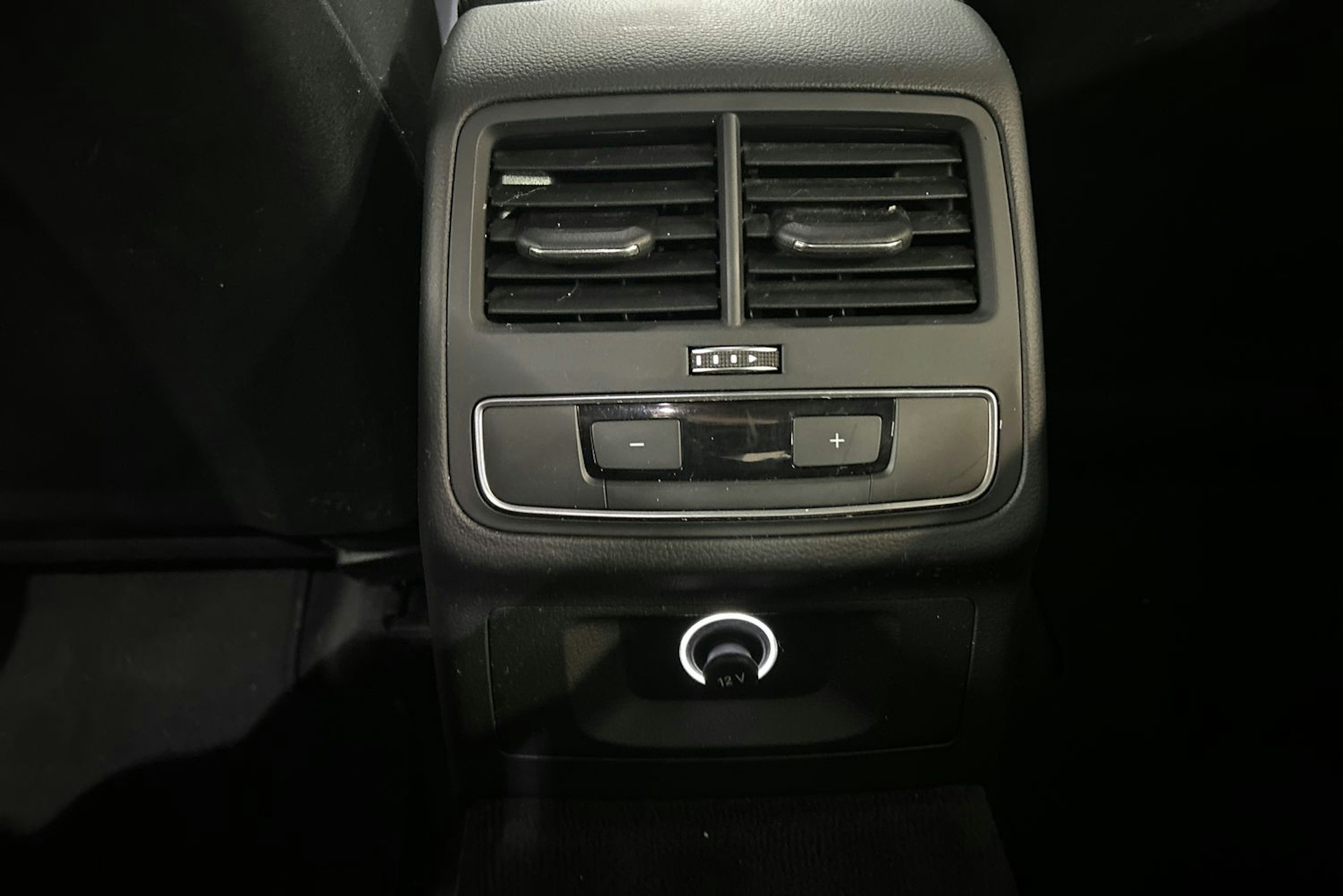 sininen Audi A5 2017 kuva 22.