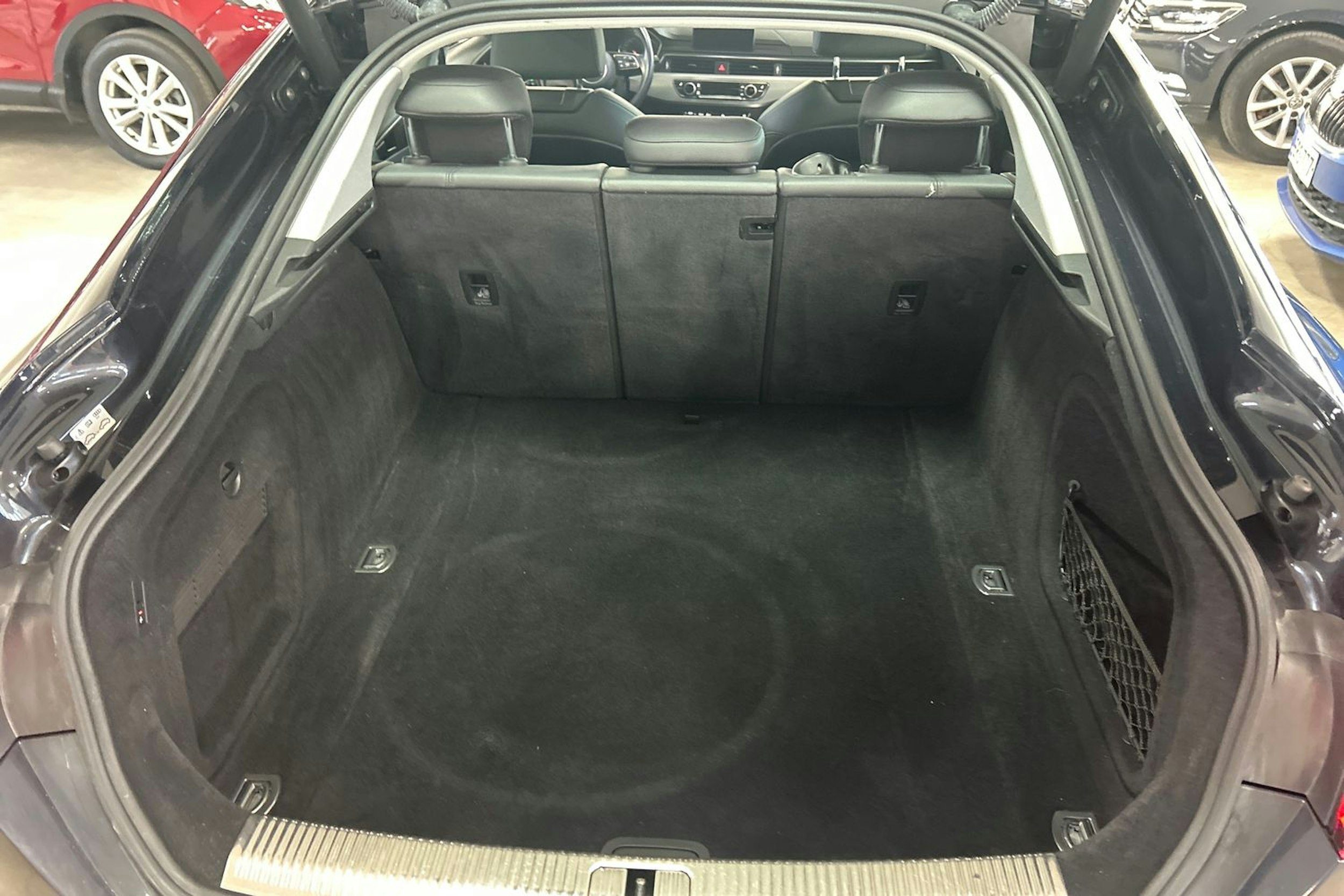 sininen Audi A5 2017 kuva 23.