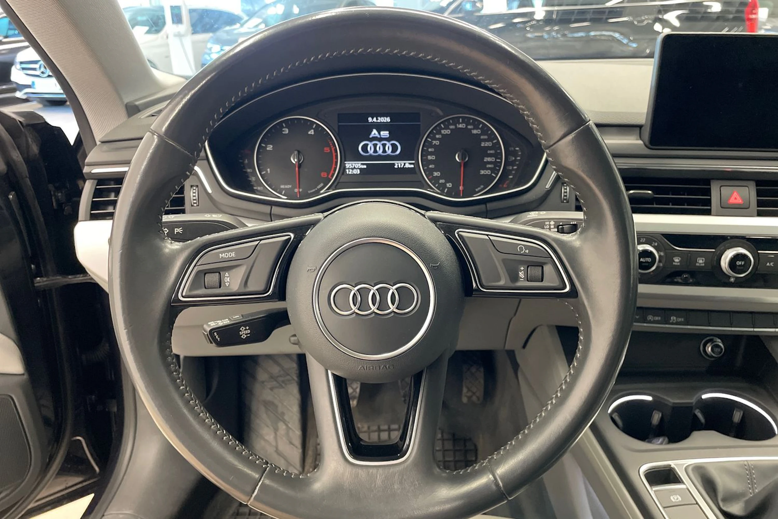 sininen Audi A5 2017 kuva 12.